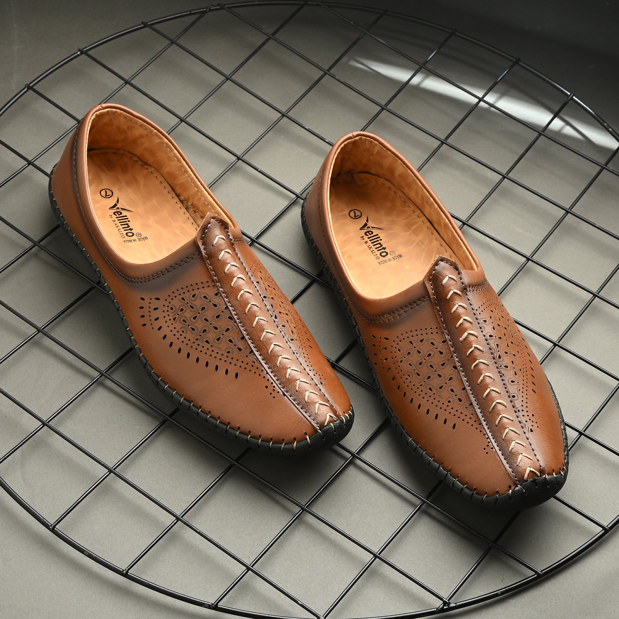 Vellinto MONAR Cool Rajasthani Jutis For Men Mojaris For Men Nagra For Men