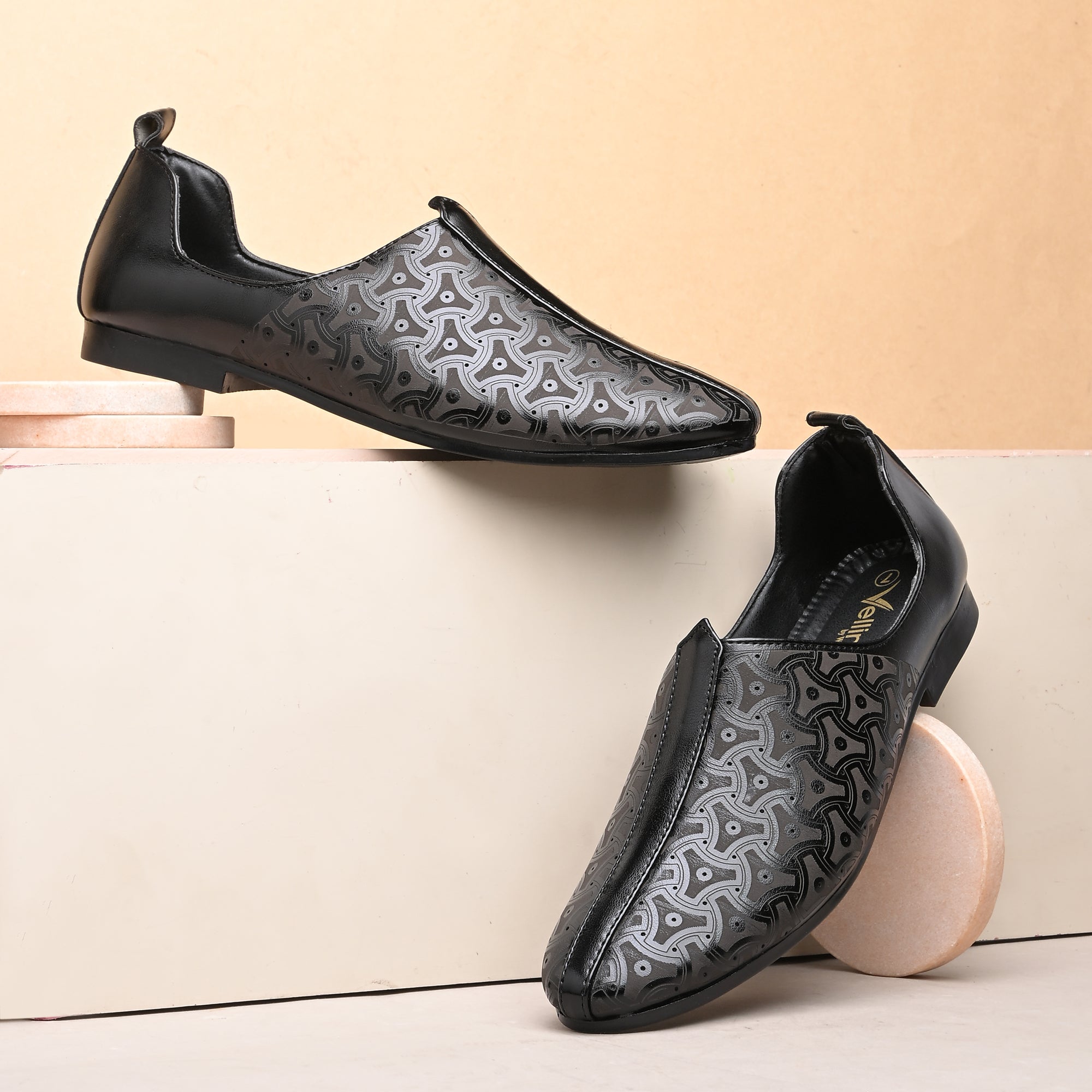 Vellinto MEHRAJ Cool Rjasthani Ethnic Juttis For Men ll Mojaris For Men Party Wear For Men