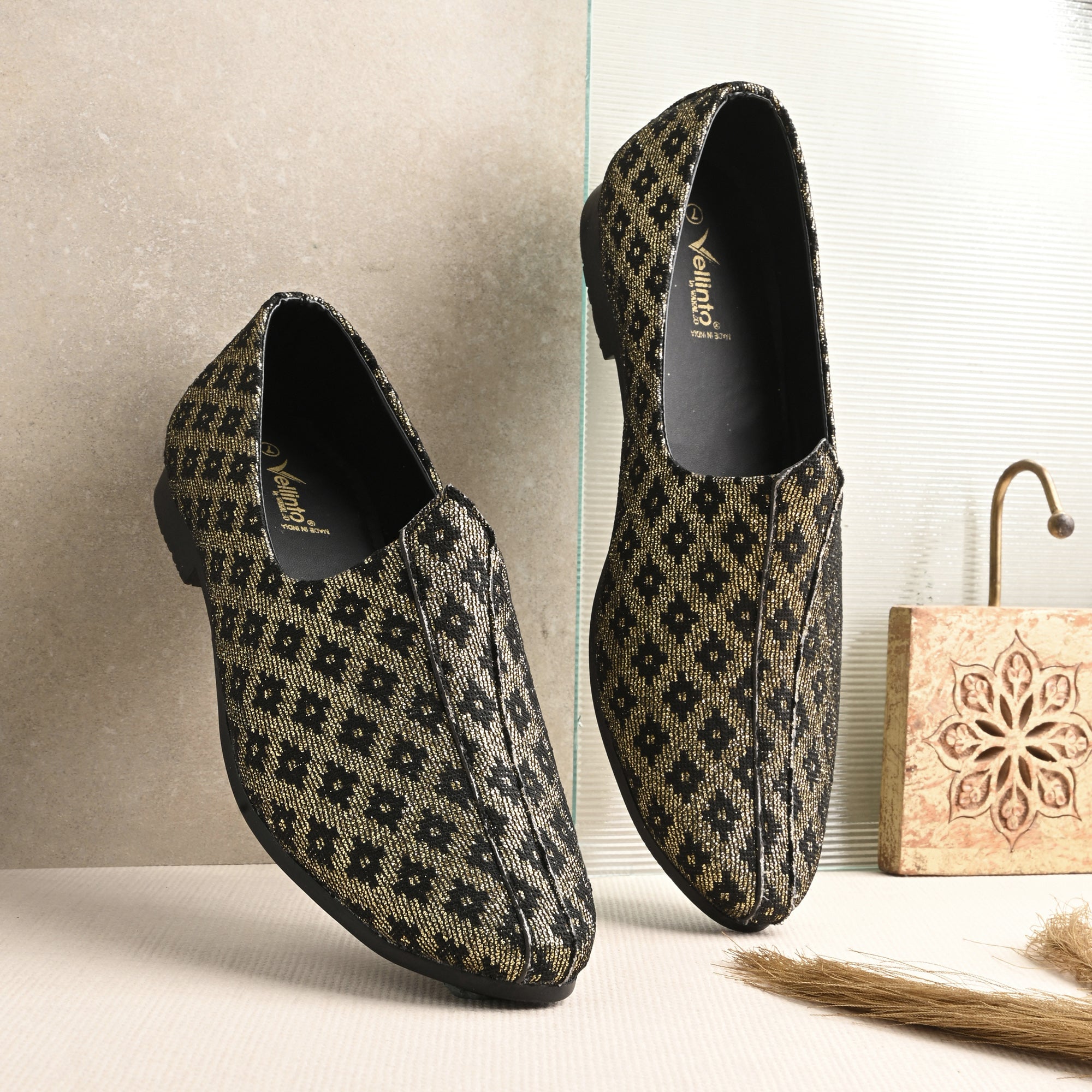 Vellinto Casuals For Men