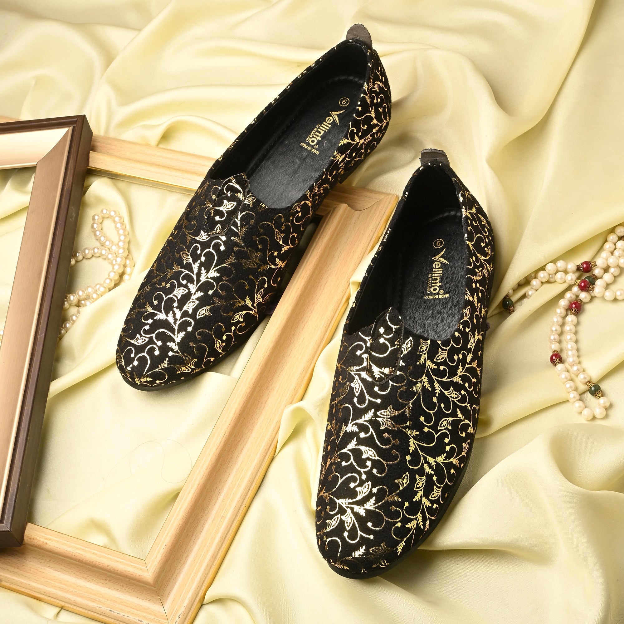 Vellinto NAWAB Party Wear Royal Look Mojaris Juttis Slip On For Men Espadrilles For Men