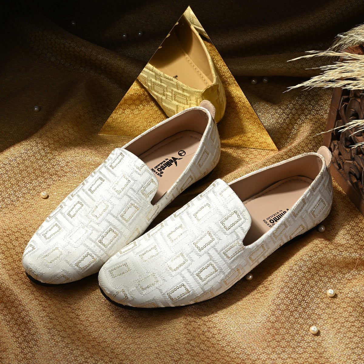 Vellinto Mens White GLEAM Embroidered Slip-On Ethnic Party Wear Wedding Shoes for Festive Espadrilles For Men