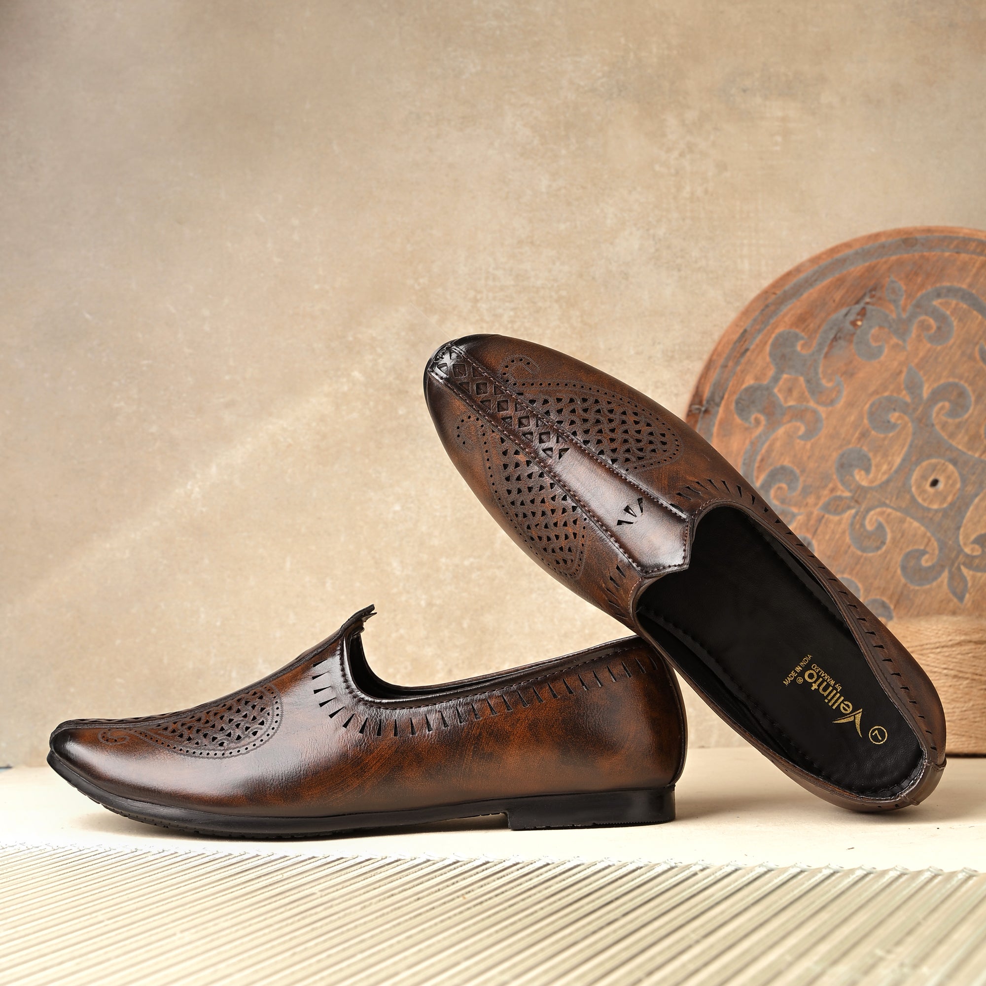 Vellinto Cool Rajasthani KLASSIC Jutis For Men Mojaris For Men Nagra For Men Corporate Casuals For Men