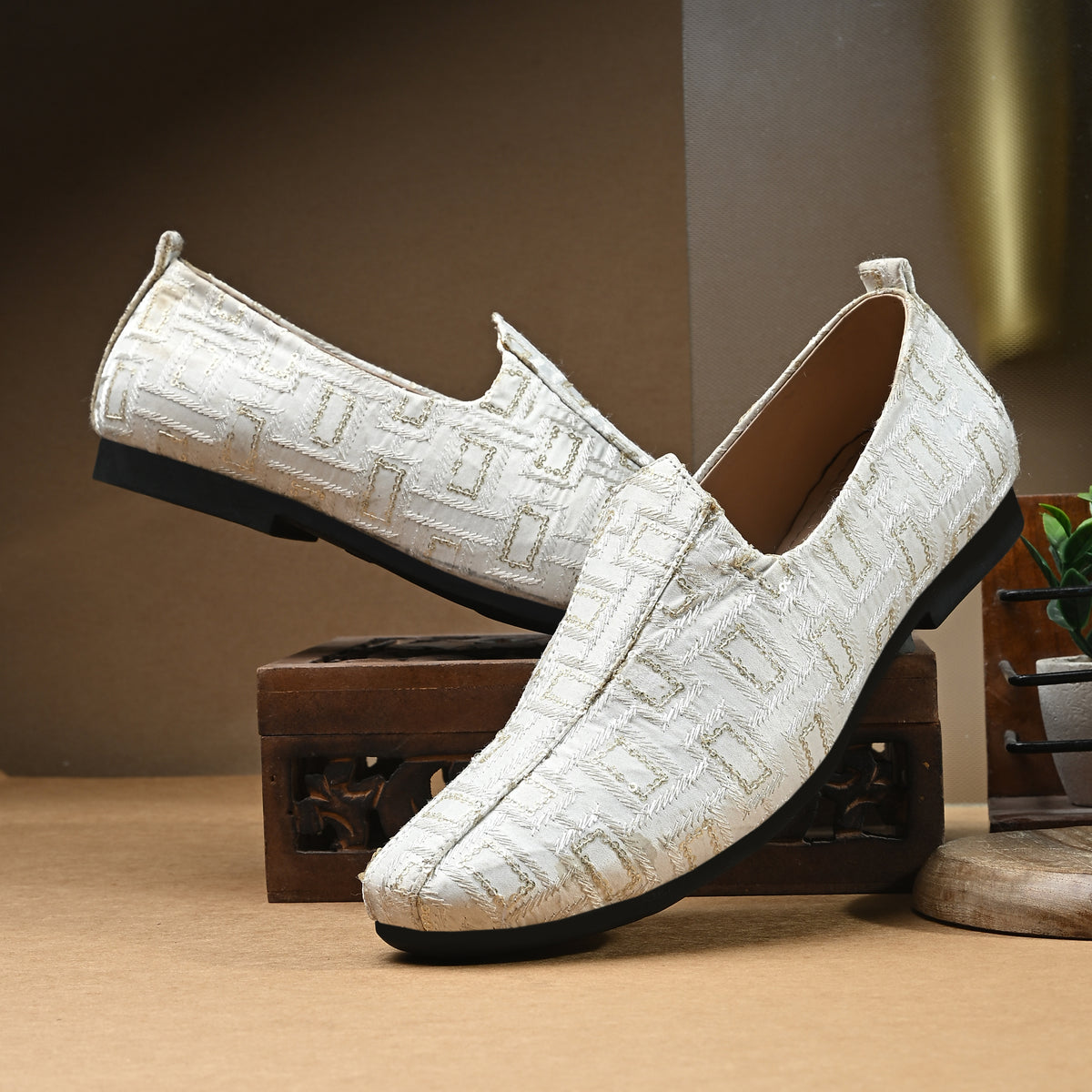 Vellinto Vellinto PATIALA Party Wear Royal Look Mojaris Juttis Slip On For Men Espadrilles For Men