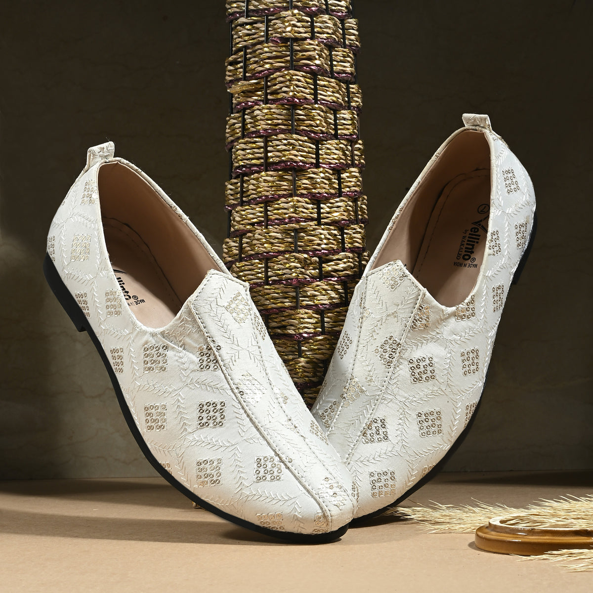 Vellinto HEER Party Wear Royal Look Mojaris Juttis Slip On For Men Espadrilles For Men