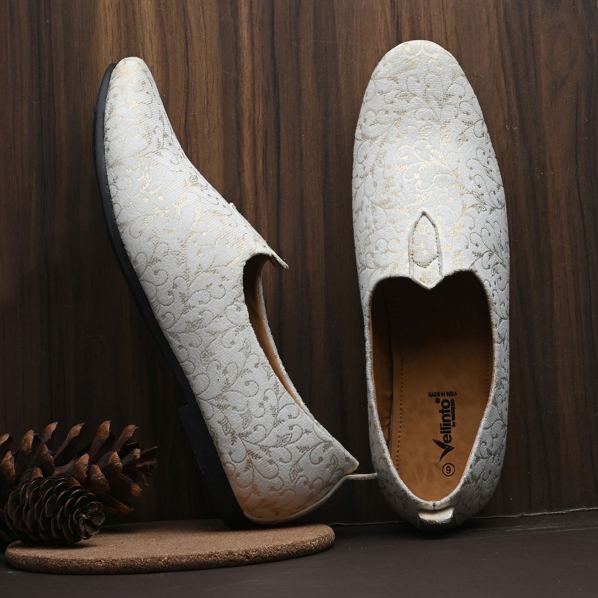 Vellinto NAWAB Party Wear Royal Look Mojaris Juttis Slip On For Men Espadrilles For Men