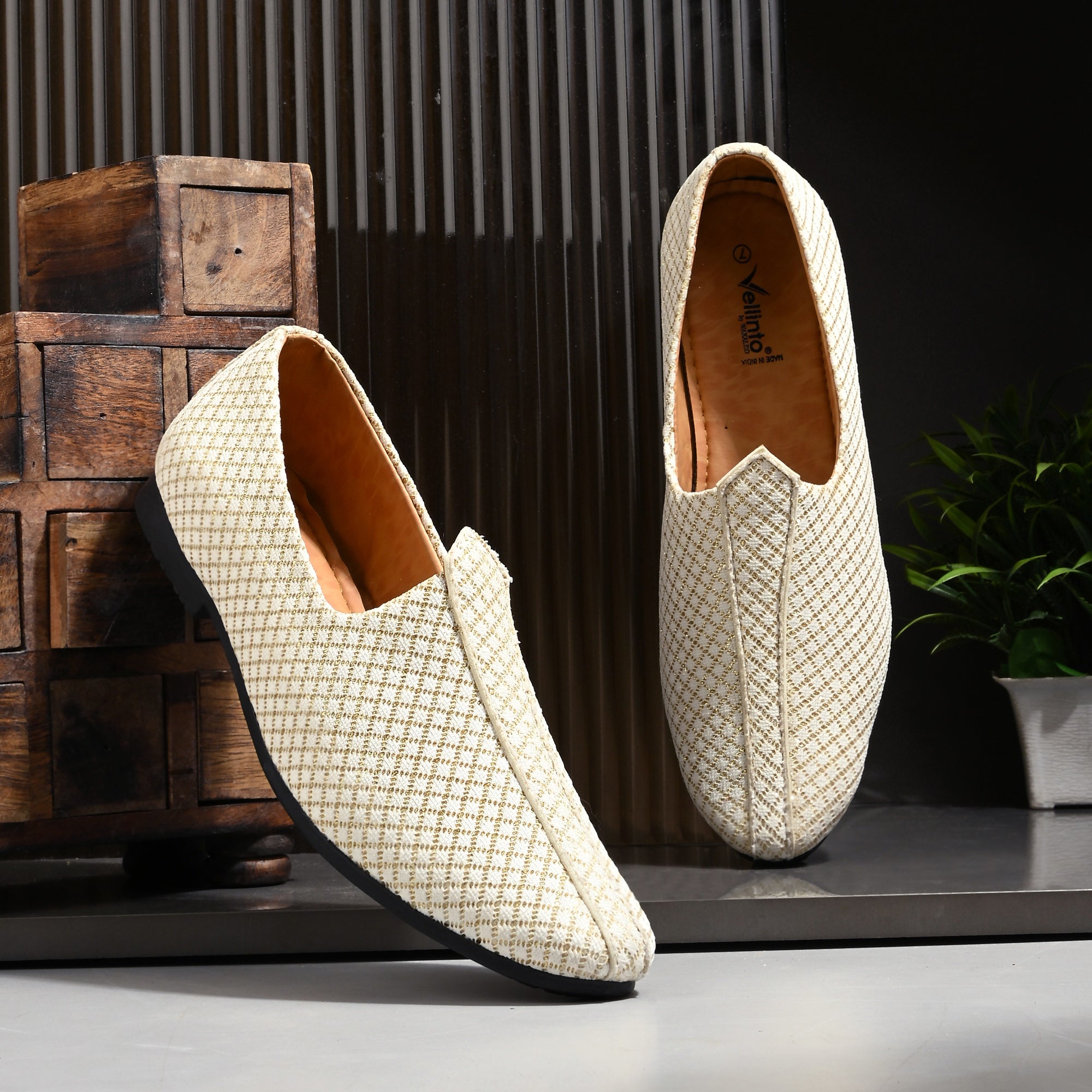 Vellinto Casuals For Men