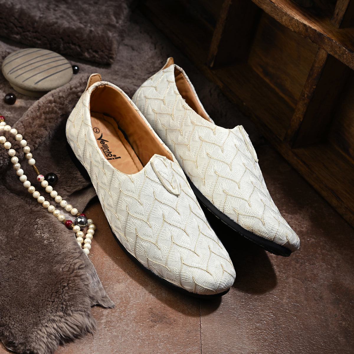 Vellinto Vellinto AAMIR Party Wear Royal Look Mojaris Juttis Slip On For Men Espadrilles Espadrilles For Men