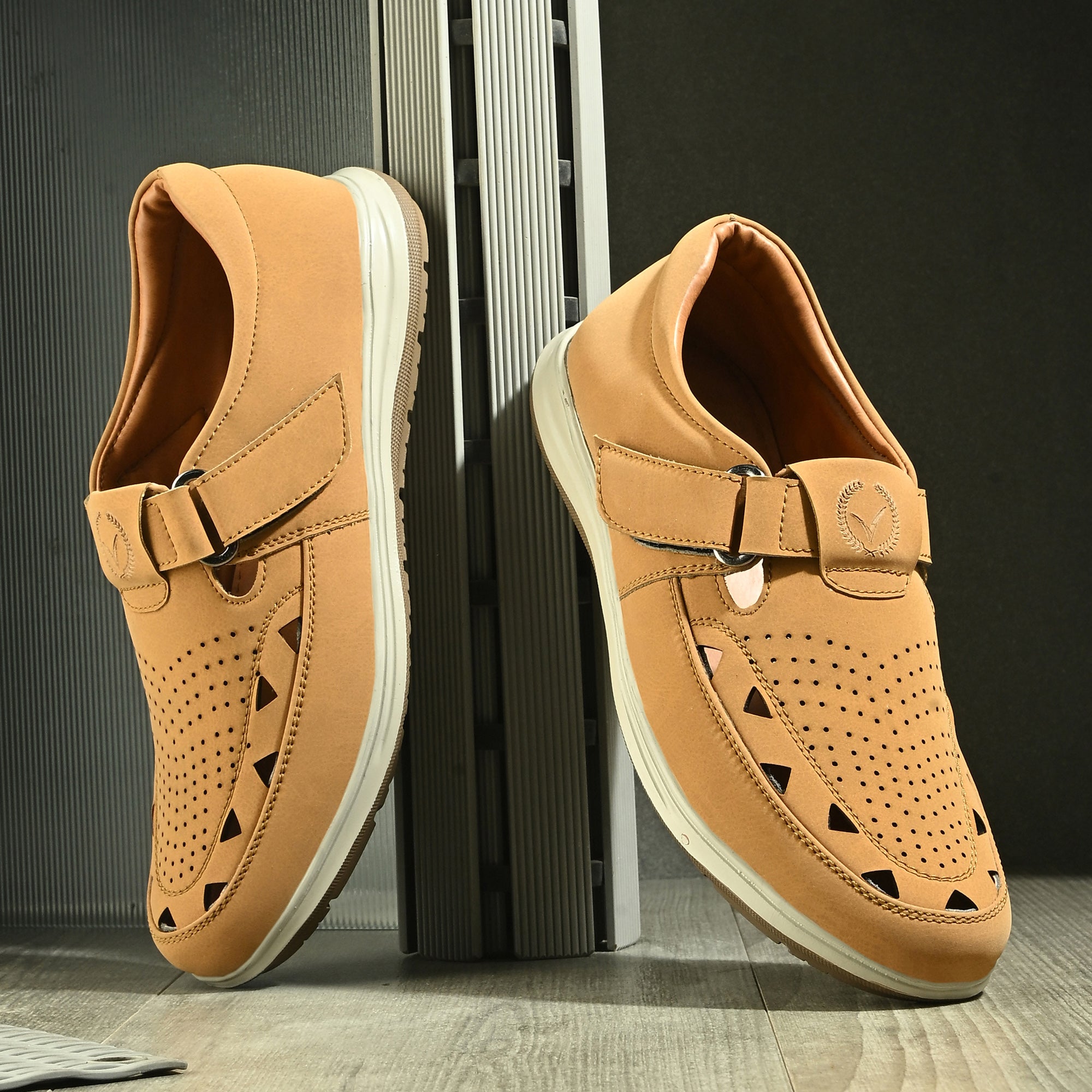 Vellinto Men Sandals