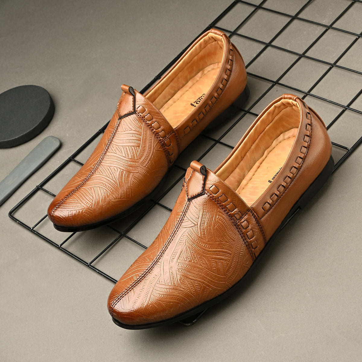 Vellinto Vellinto ARAMBH Cool Rajasthani Jutis For Men Mojaris For Men Nagra For Men Loafers For Men