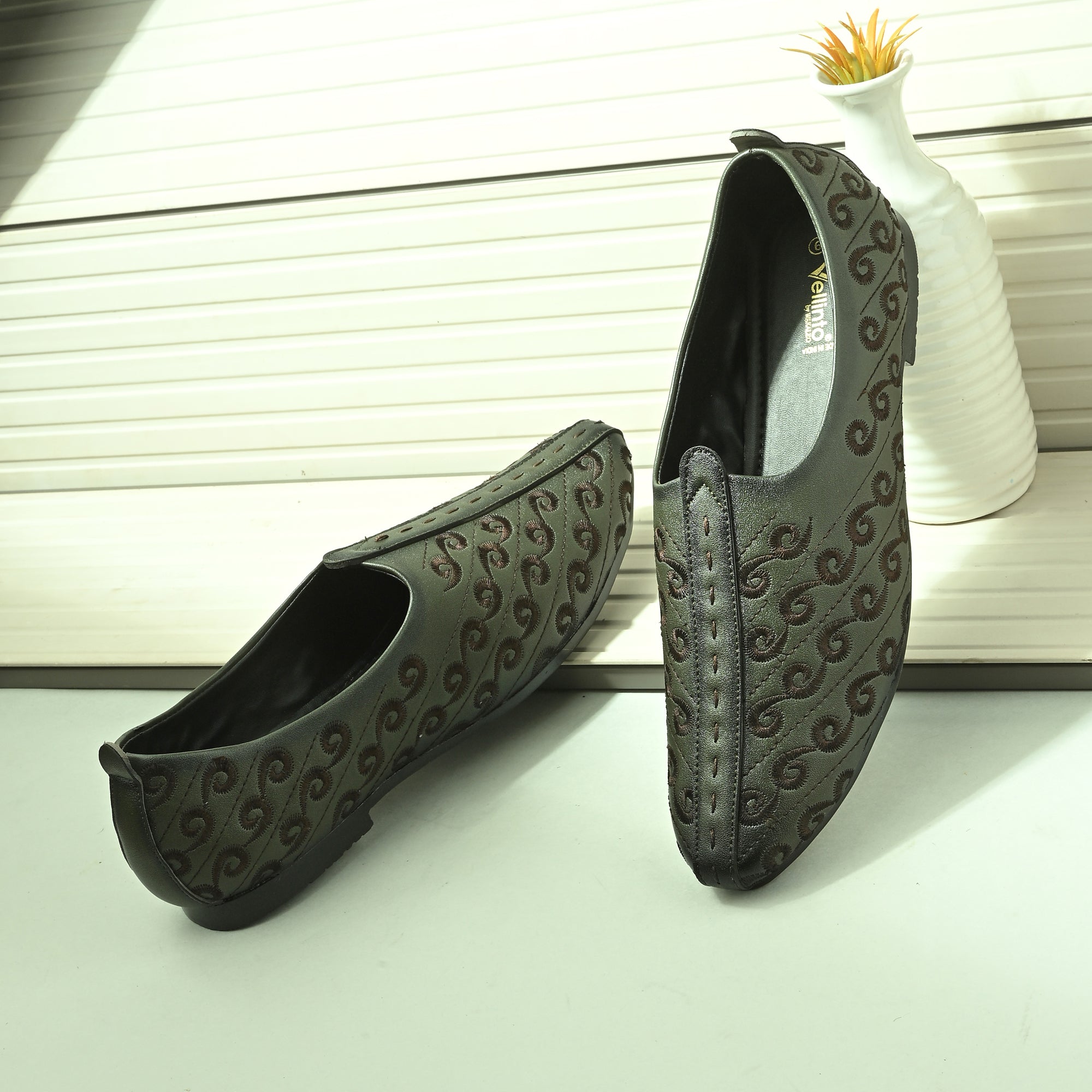 Vellinto RIWAAJ Ethnics Jutti/Mojari/Naagra For Men Casuals For Men