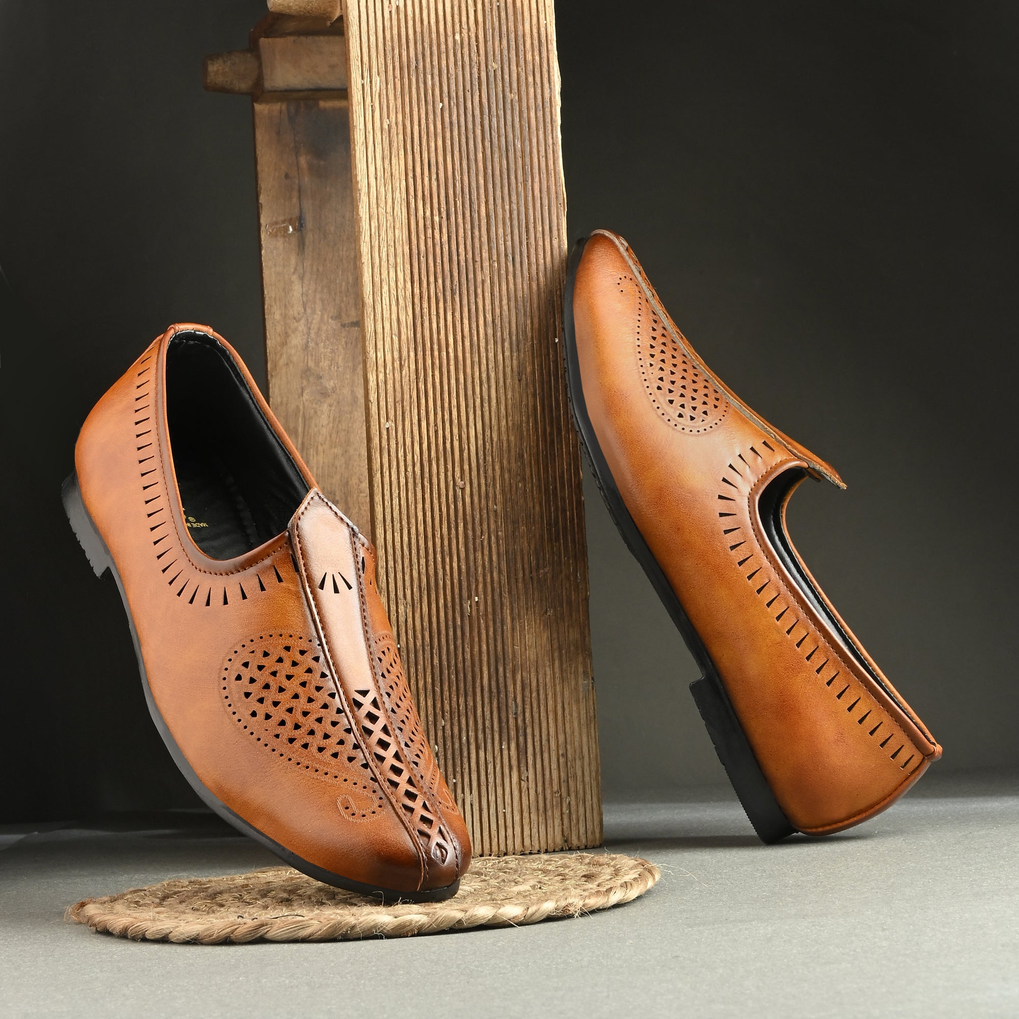 Vellinto Cool Rajasthani KLASSIC Jutis For Men Mojaris For Men Nagra For Men Corporate Casuals For Men