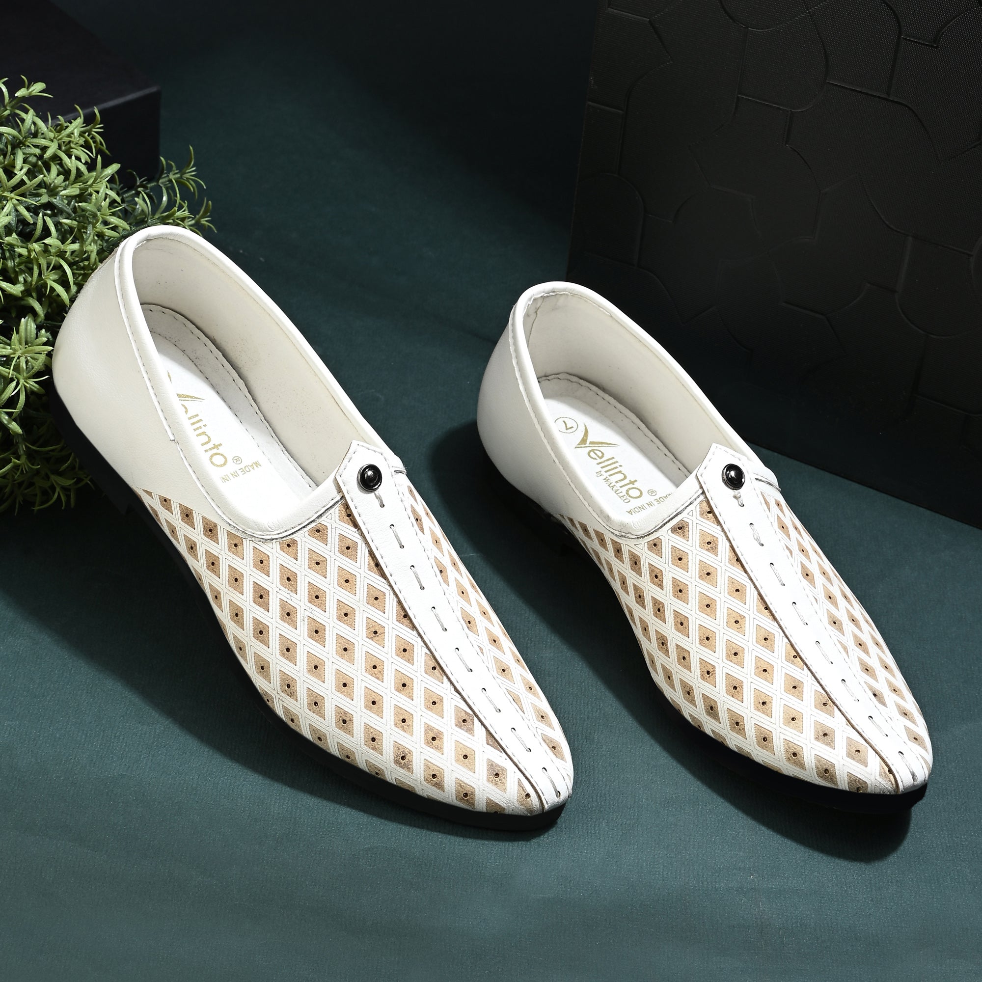 Vellinto MEHER Cool Rajasthani Ethnic Juttis For Men ll Mojaris For Men Party Wear For Men
