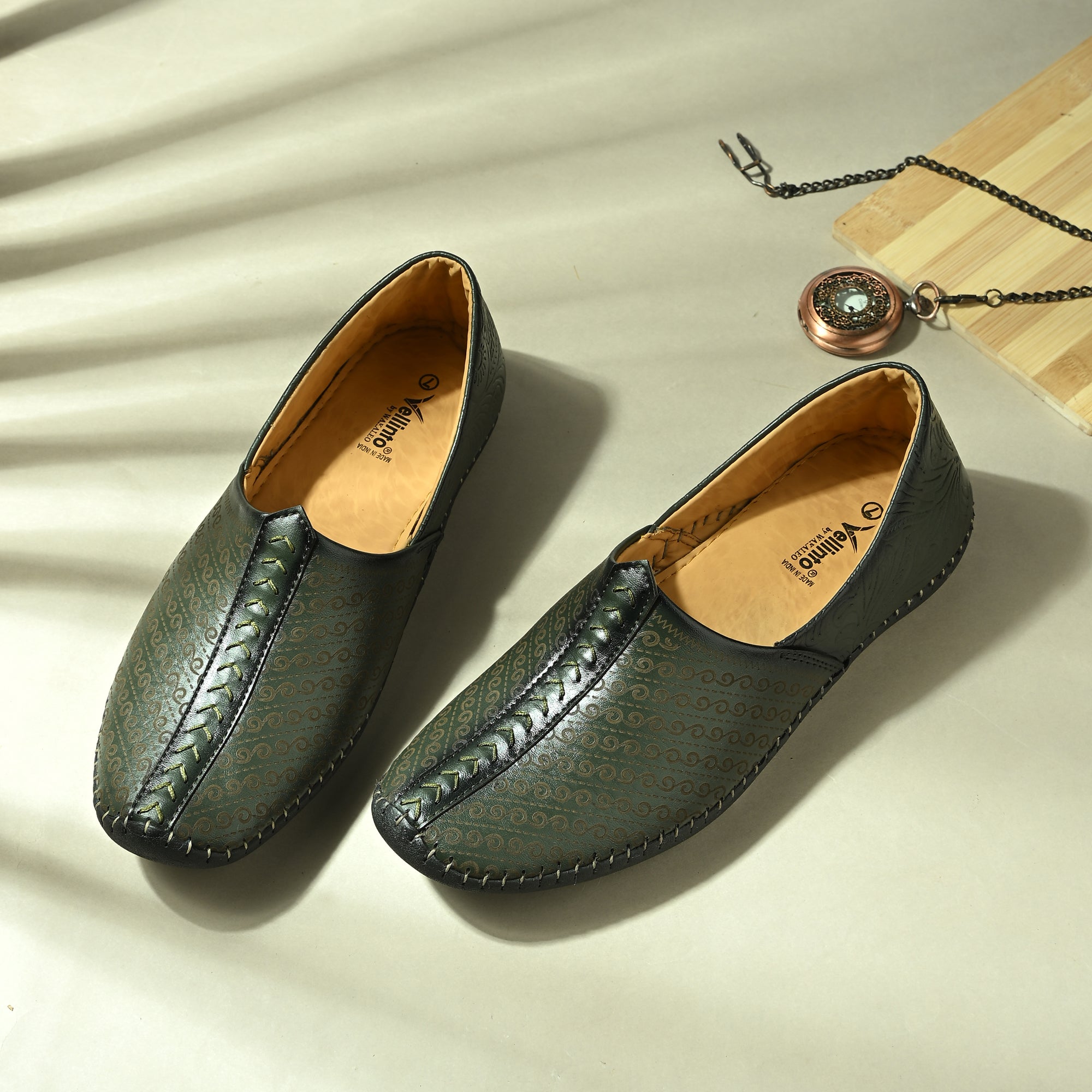 Vellinto SUTRA Cool Rjasthani Ethnic Juttis For Men ll Party Wear Mojaris