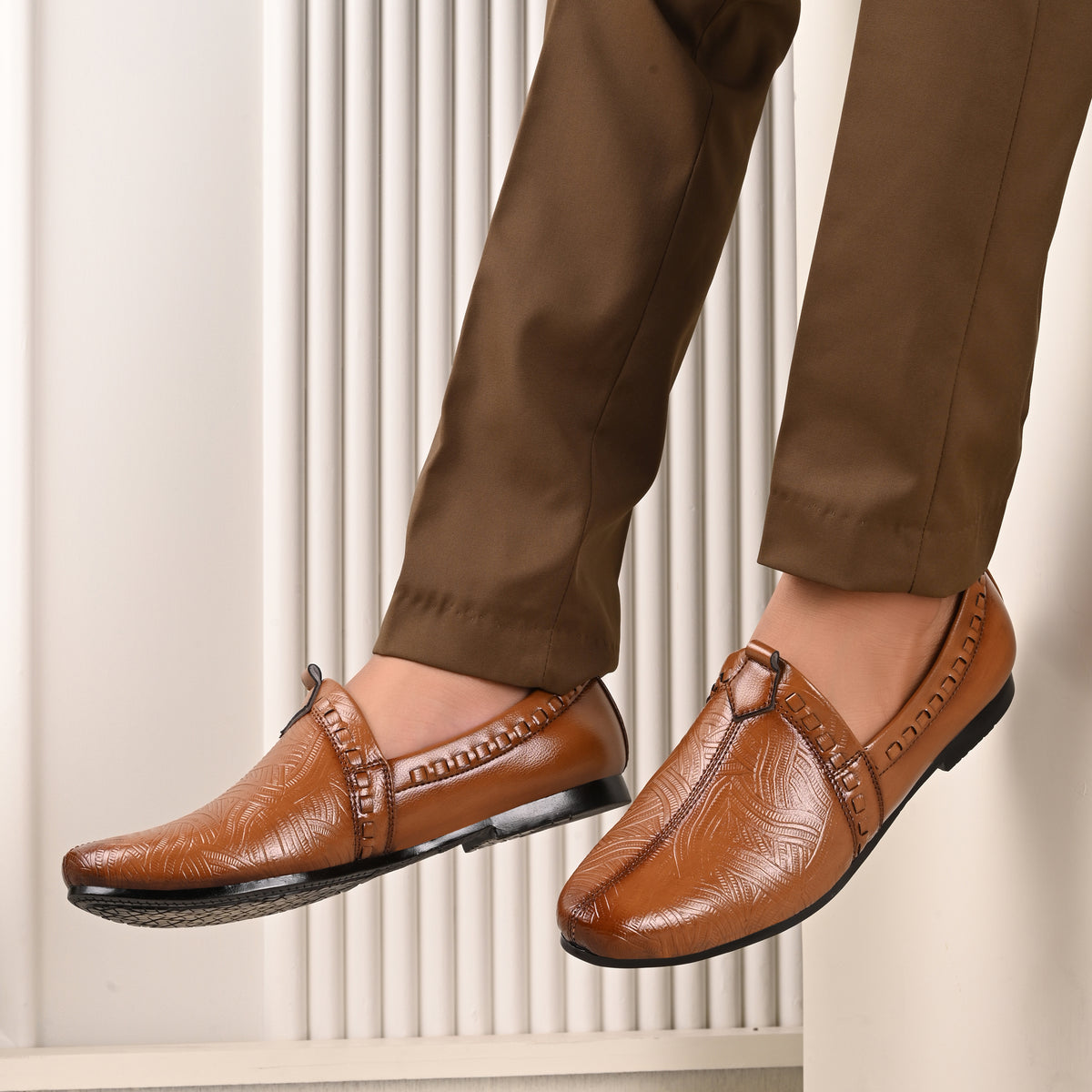 Vellinto Vellinto ARAMBH Cool Rajasthani Jutis For Men Mojaris For Men Nagra For Men Loafers For Men