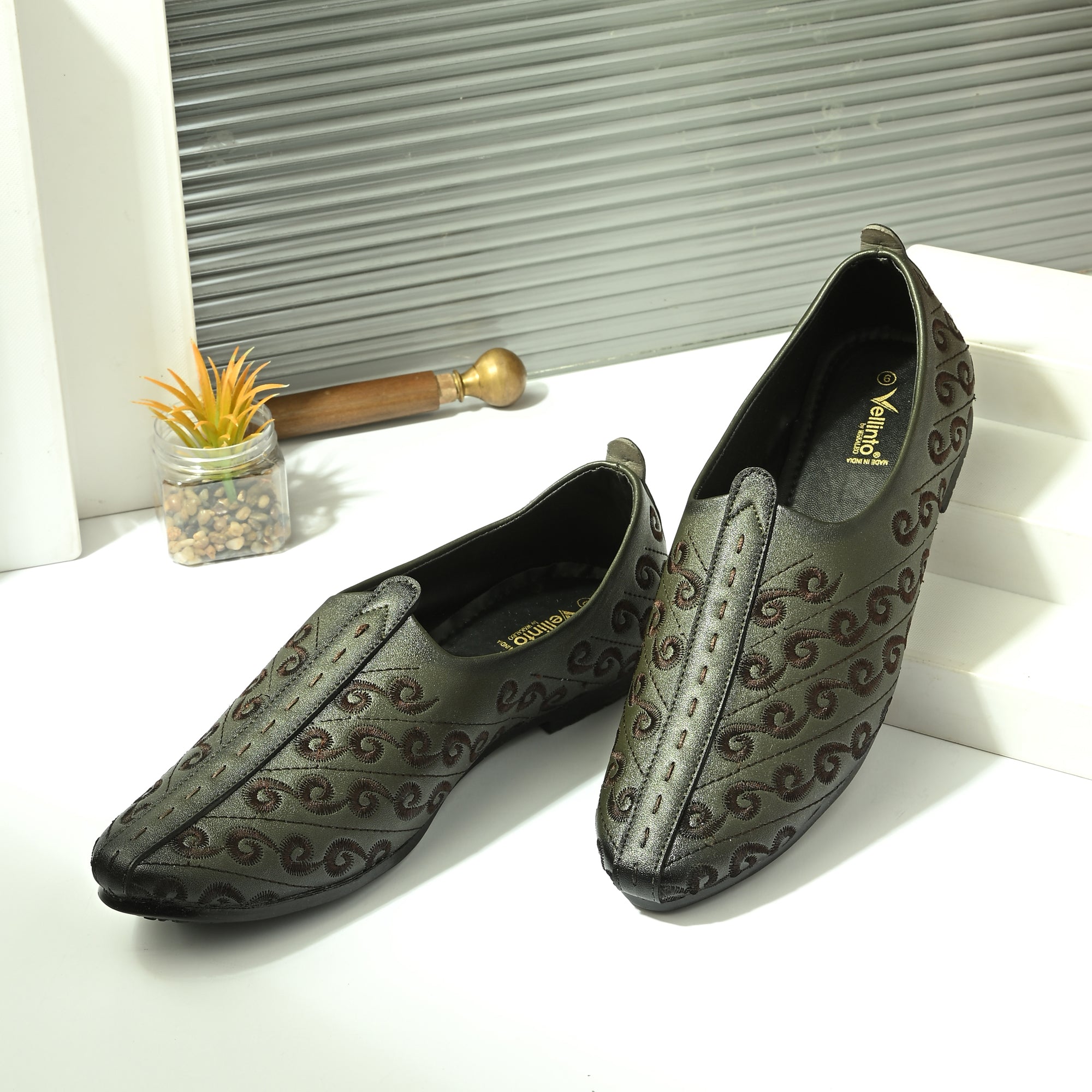 Vellinto RIWAAJ Ethnics Jutti/Mojari/Naagra For Men Casuals For Men