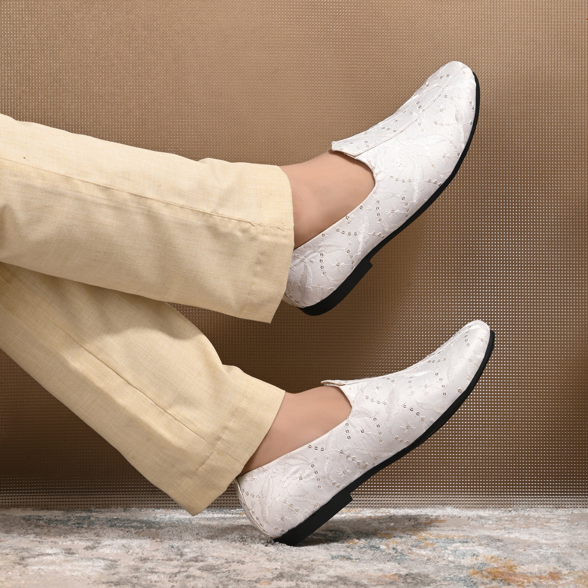 Vellinto BAISAKHI Party Wear Royal Look Mojaris Juttis Slip On For Men Espadrilles For Men