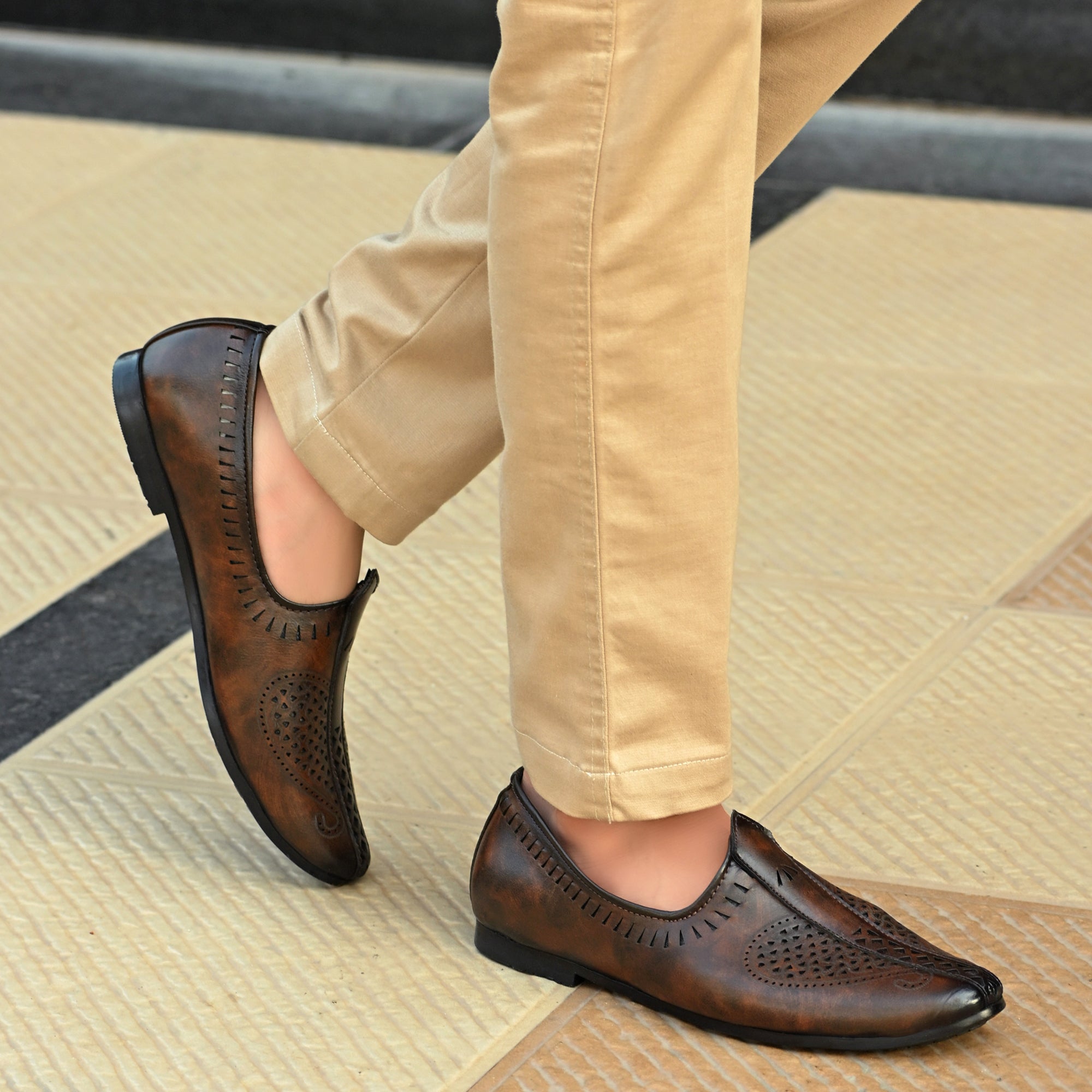 Vellinto Cool Rajasthani KLASSIC Jutis For Men Mojaris For Men Nagra For Men Corporate Casuals For Men