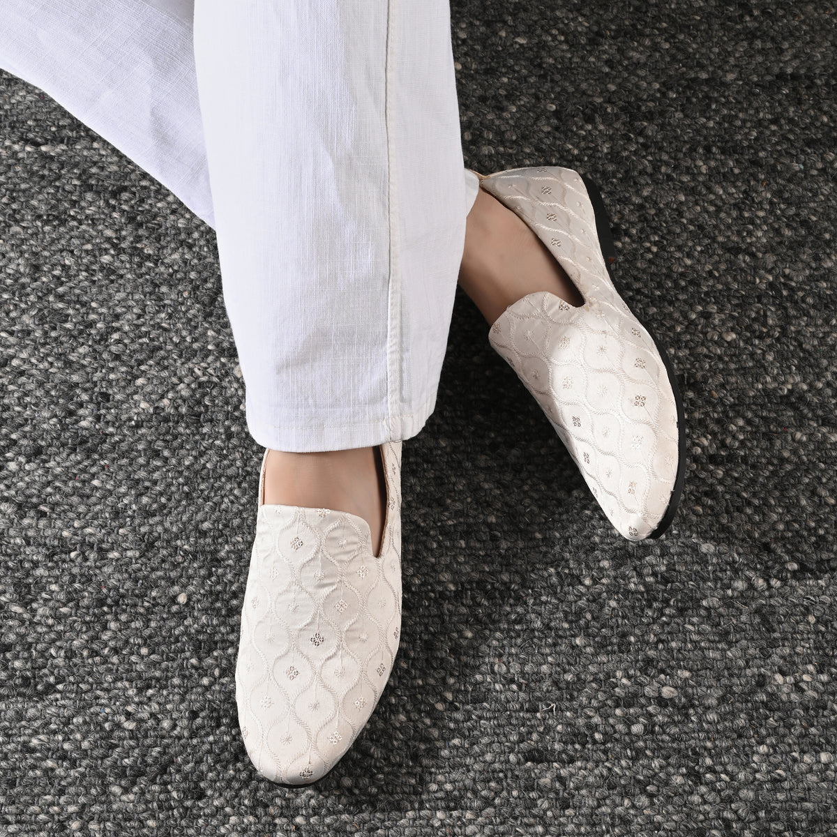 Vellinto Men's RATNA Embroidered Slip-On Ethnic Party Wear Designer Loafer Shoes Espadrilles For Men