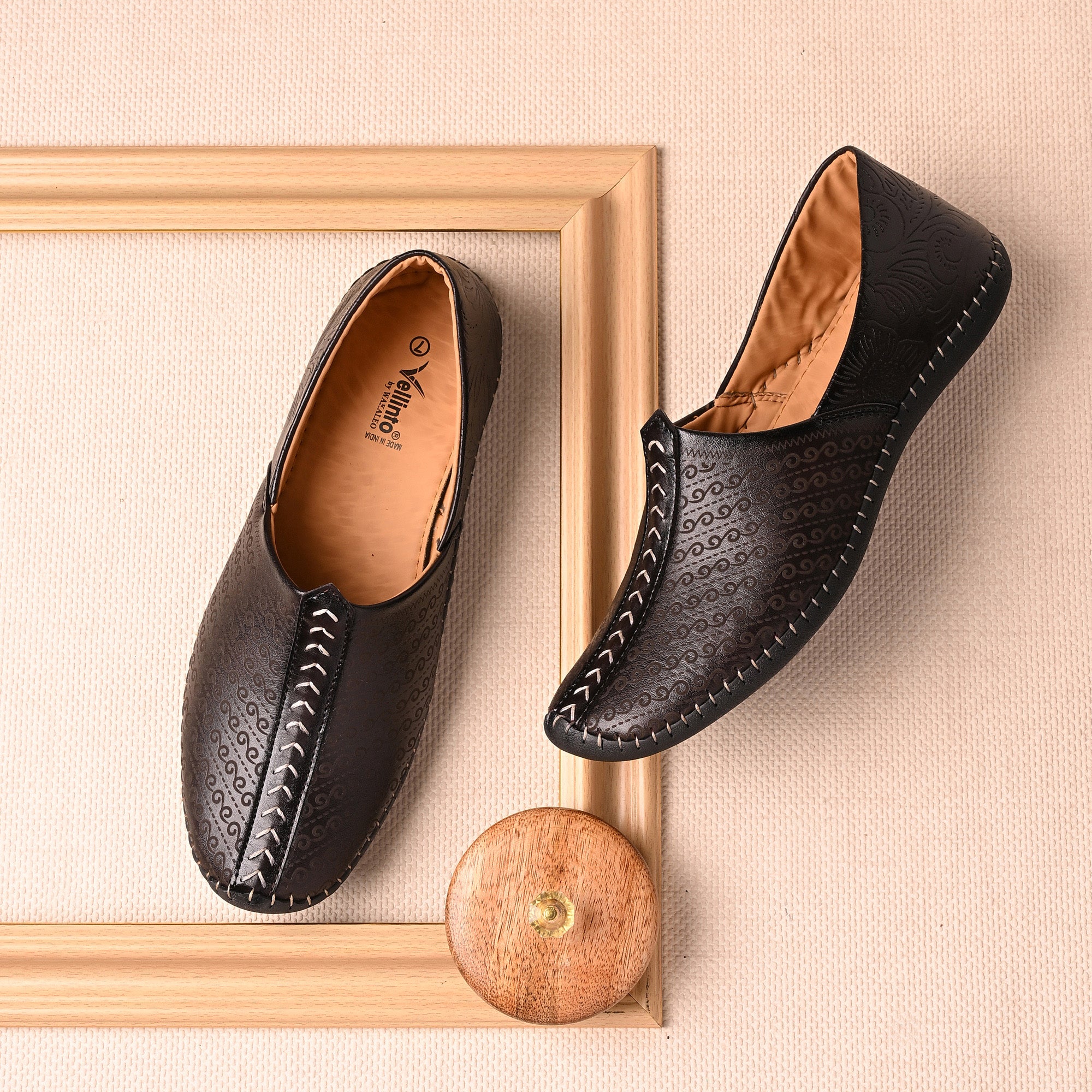 Vellinto SUTRA Cool Rjasthani Ethnic Juttis For Men ll Party Wear Mojaris