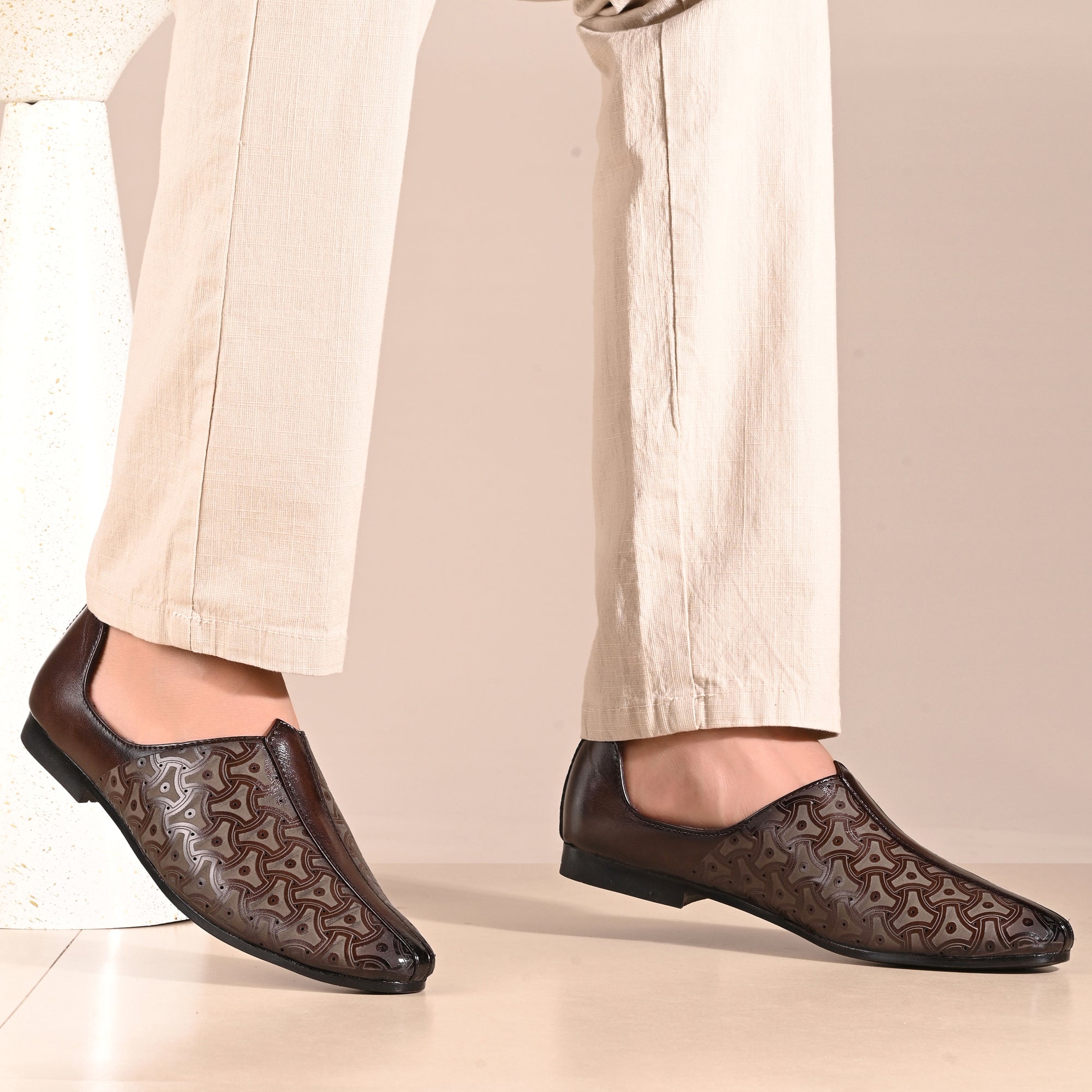 Vellinto MEHRAJ Cool Rjasthani Ethnic Juttis For Men ll Mojaris For Men Party Wear For Men