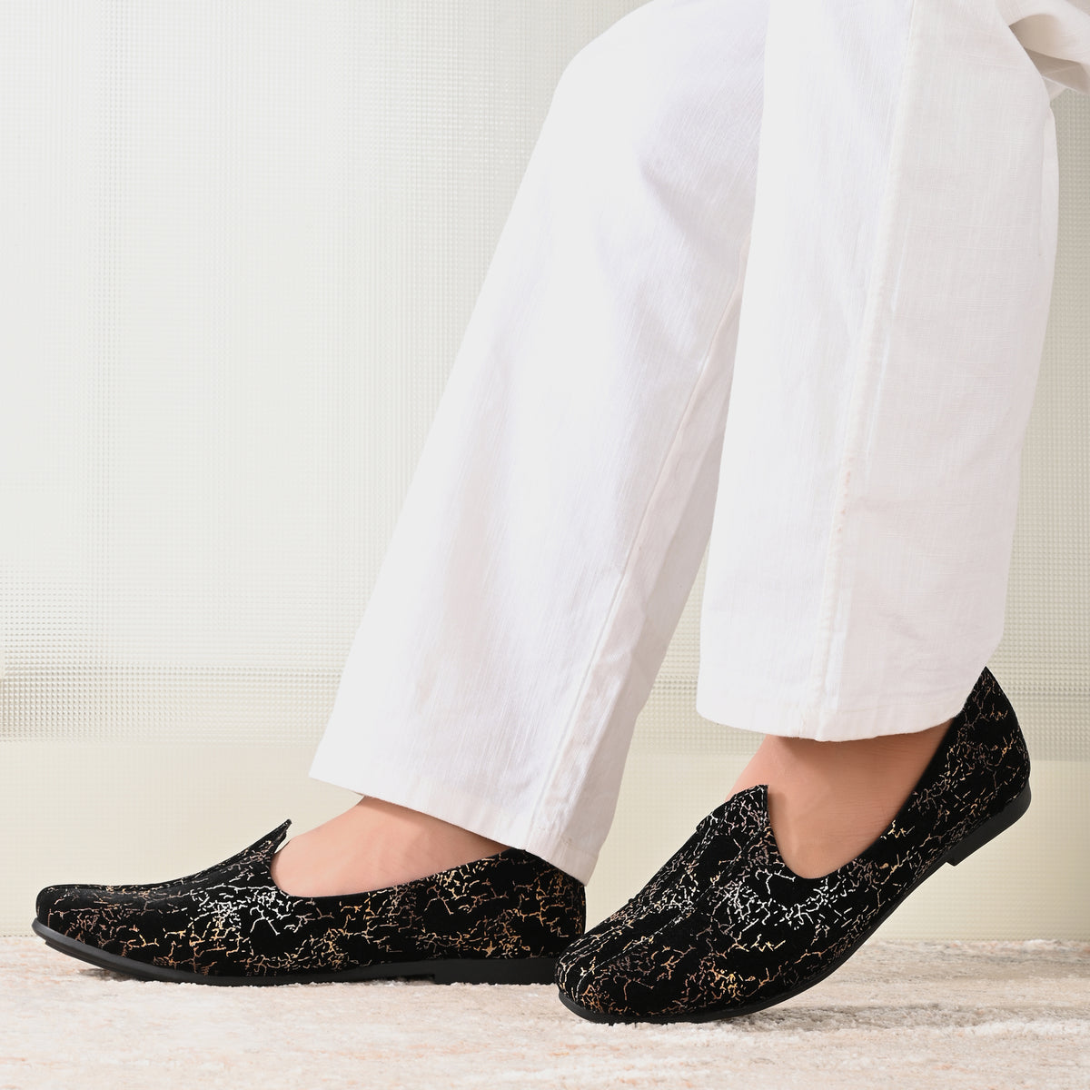 Vellinto SHAHZADA Party Wear Royal Look Mojaris Juttis Slip On For Men Espadrilles For Me