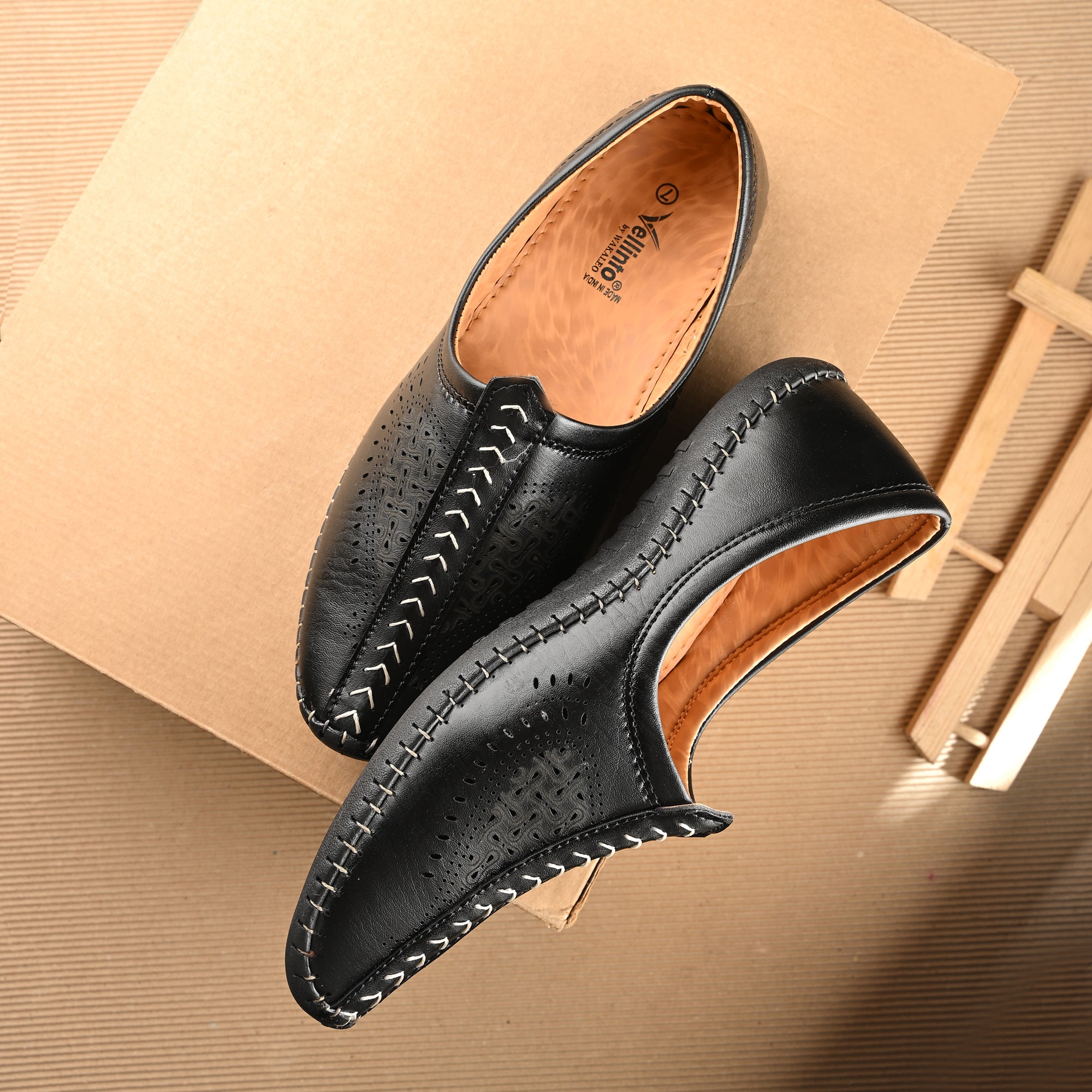 Vellinto MONAR Cool Rajasthani Jutis For Men Mojaris For Men Nagra For Men