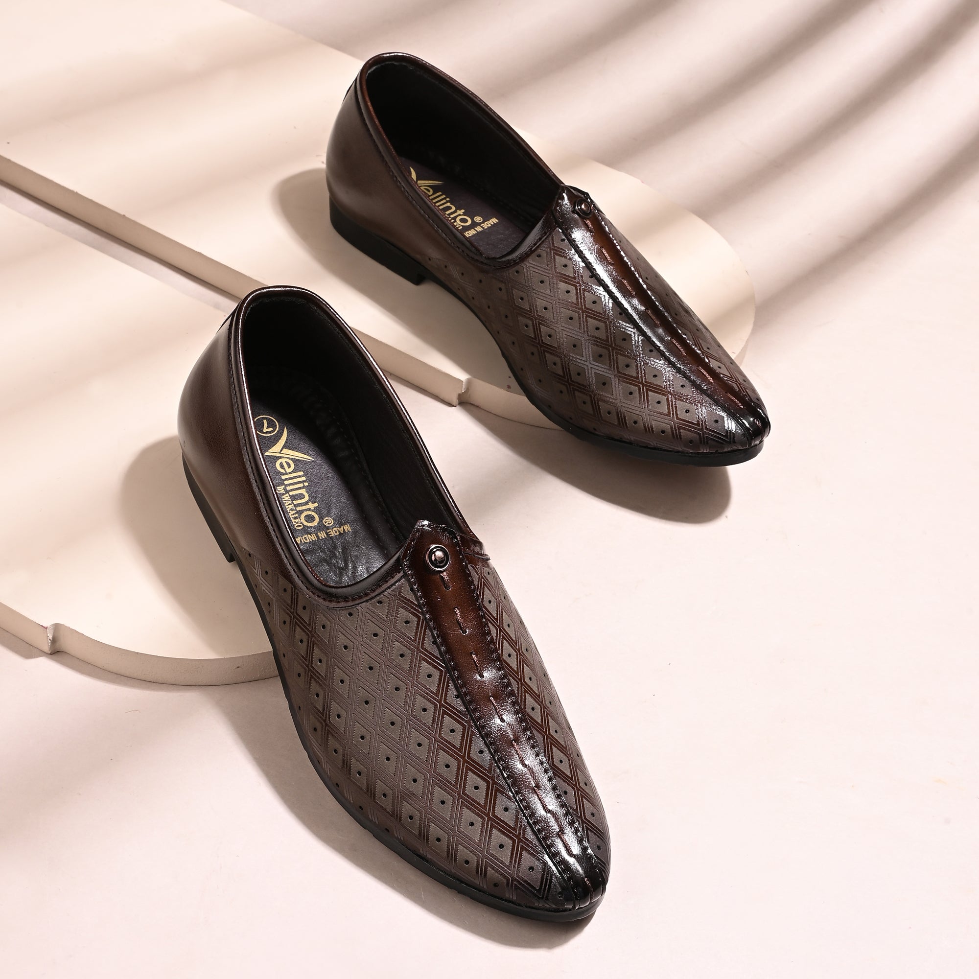 Vellinto MEHER Cool Rajasthani Ethnic Juttis For Men ll Mojaris For Men Party Wear For Men