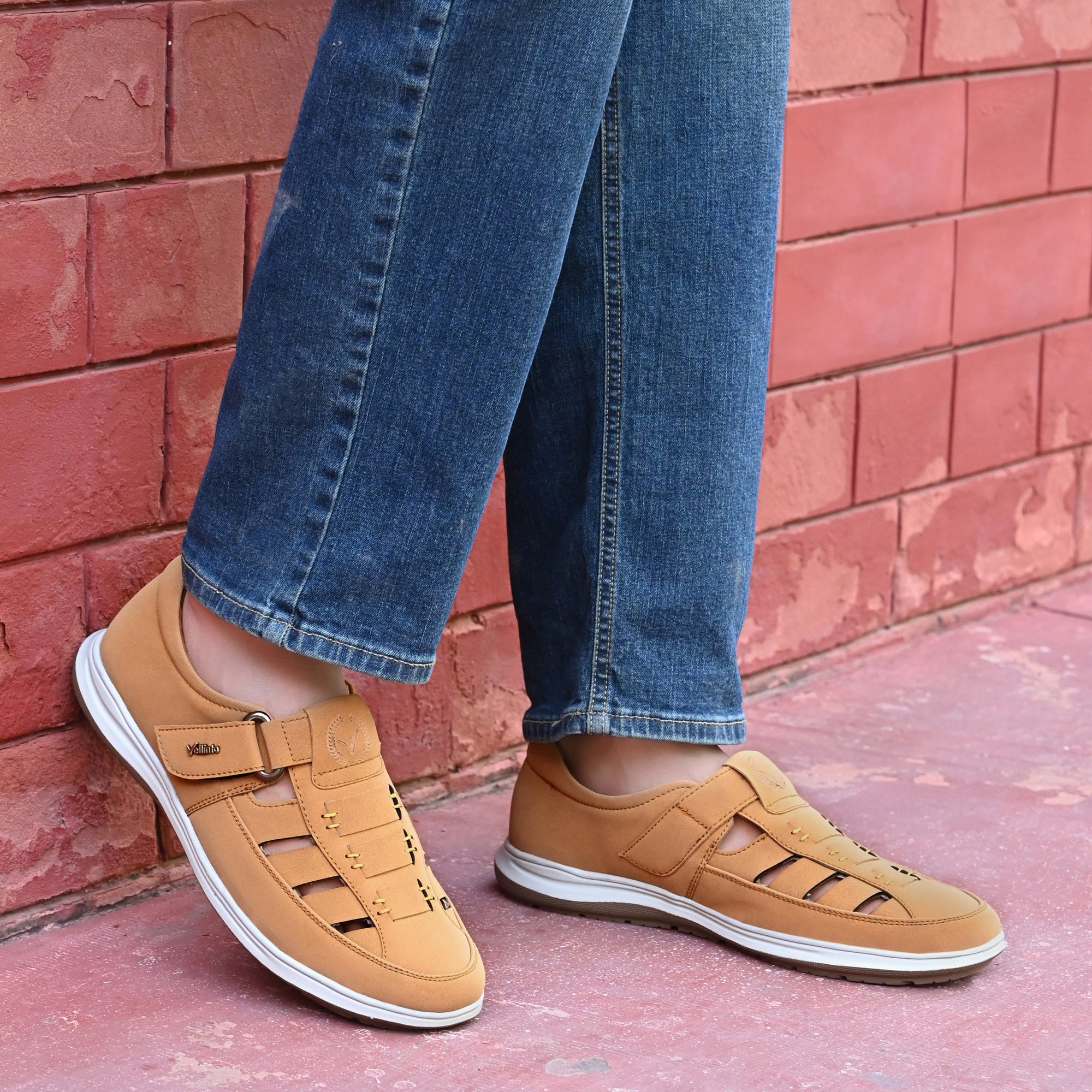 Vellinto Men Sandals