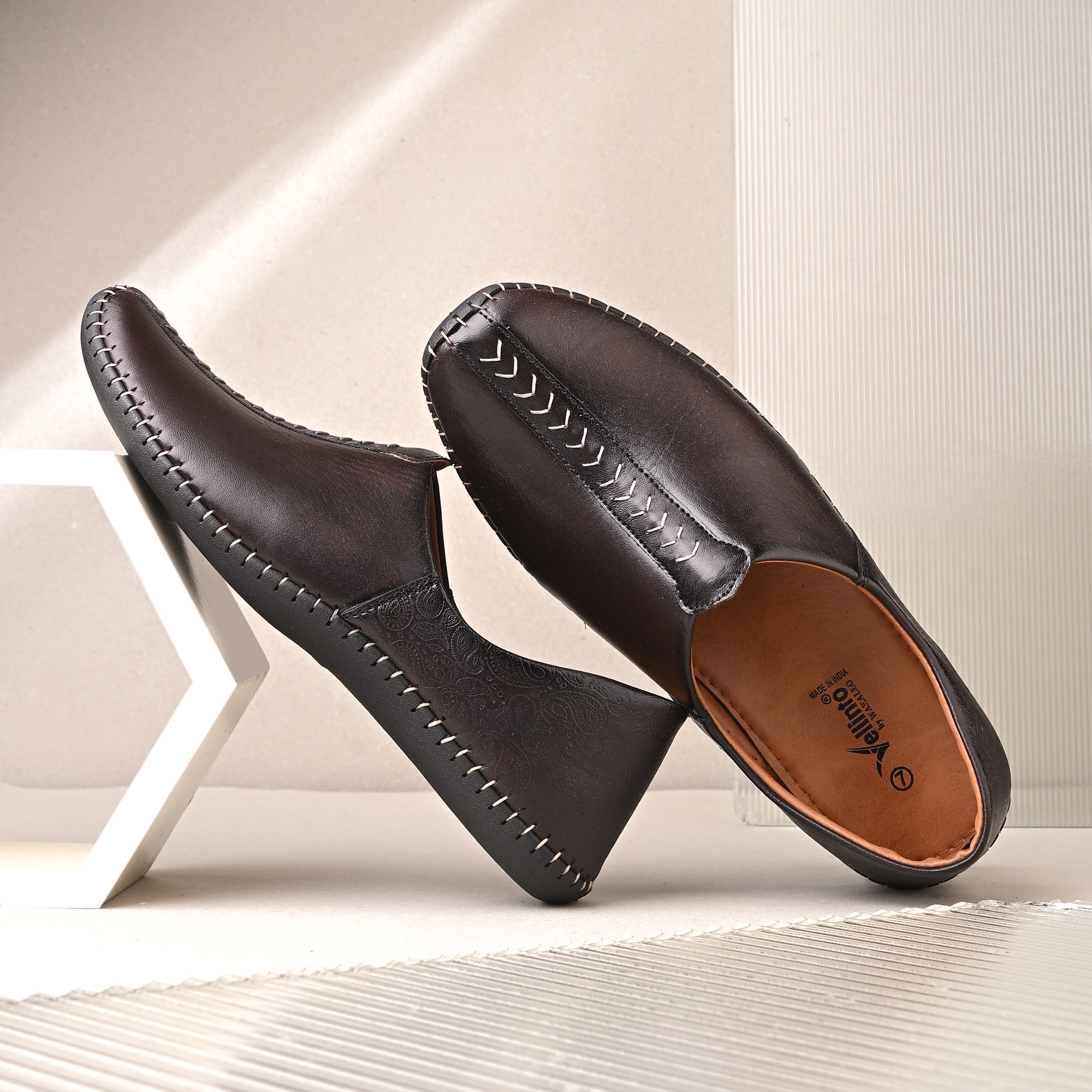 Vellinto ARTIZAN Cool Rajasthani Stitched Design Jutis Mojaris Nagra For Men Casuals For Men