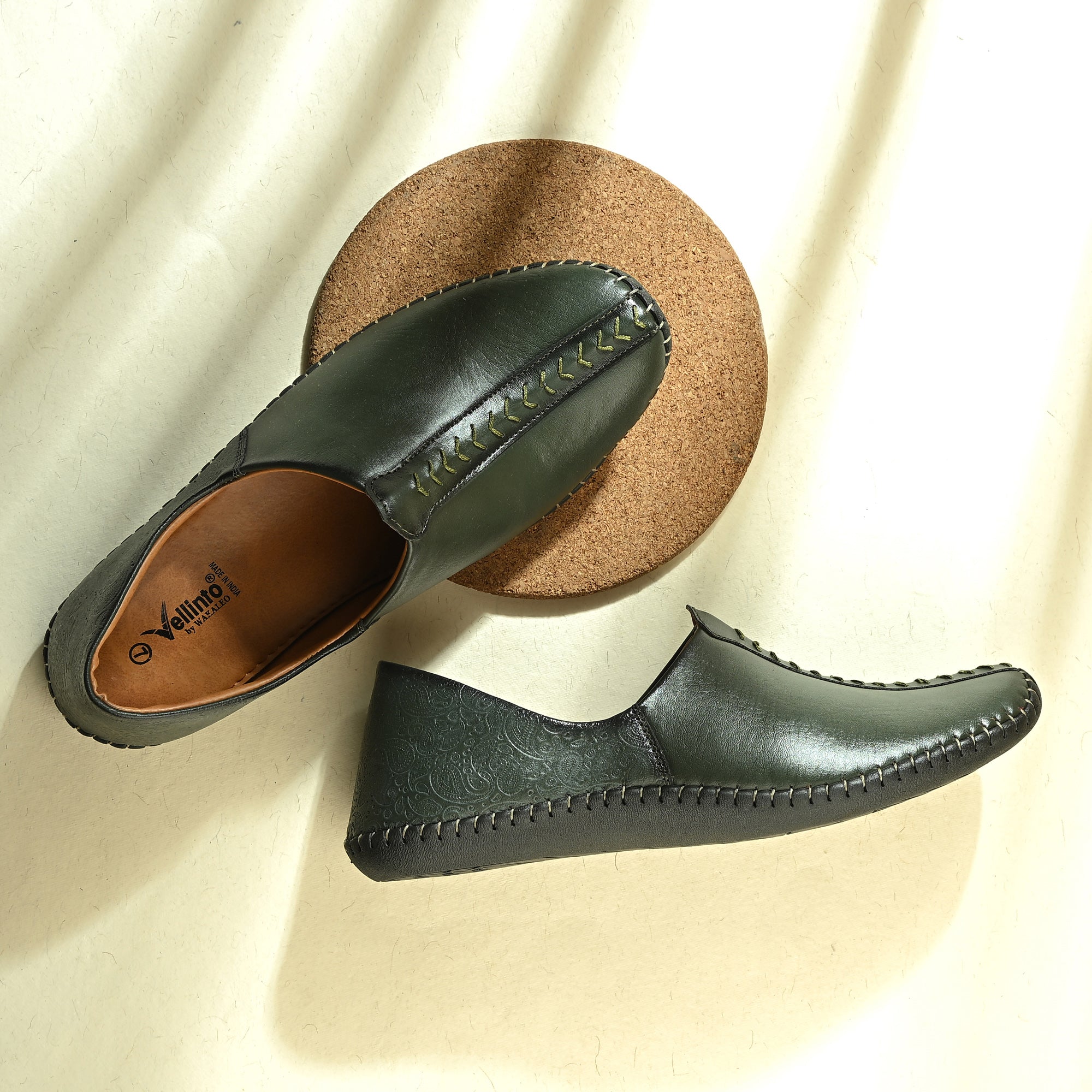 Vellinto ARTIZAN Cool Rajasthani Stitched Design Jutis Mojaris Nagra For Men Casuals For Men