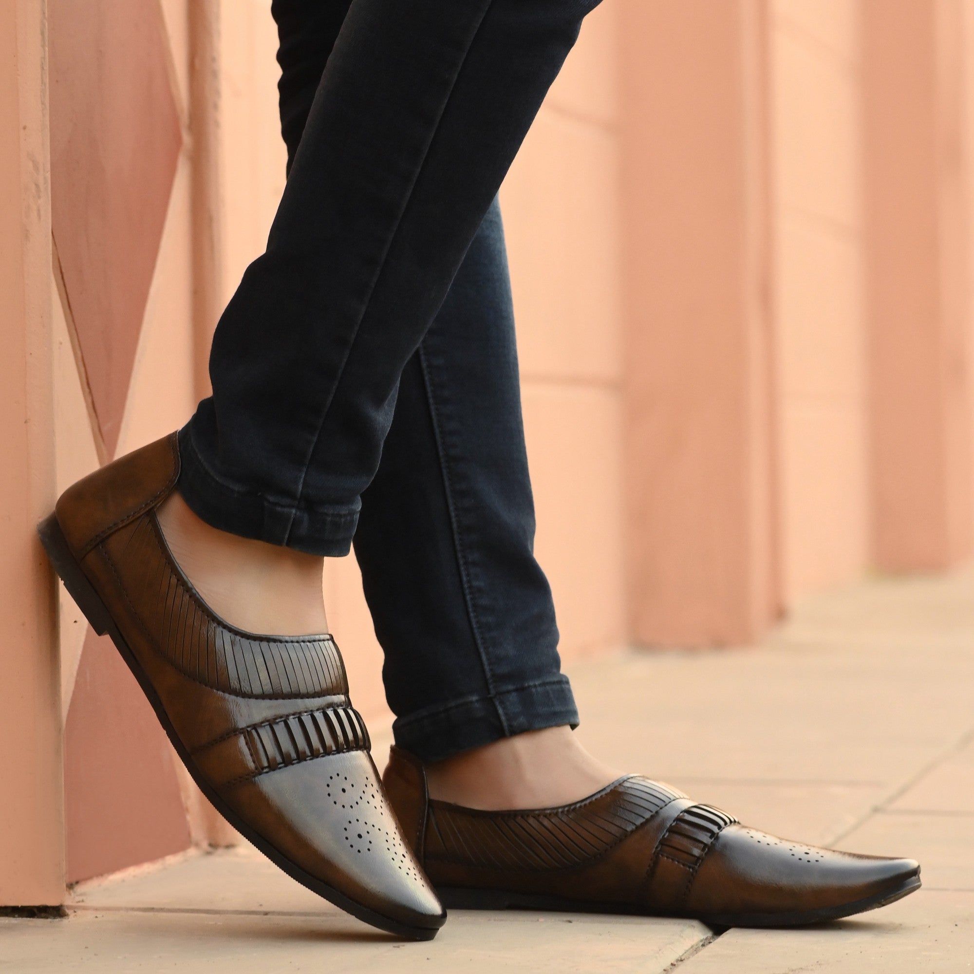 Vellinto CROWN Cool Traditional Jutis For Men Mojaris For Men Nagra For Men Casuals For Men
