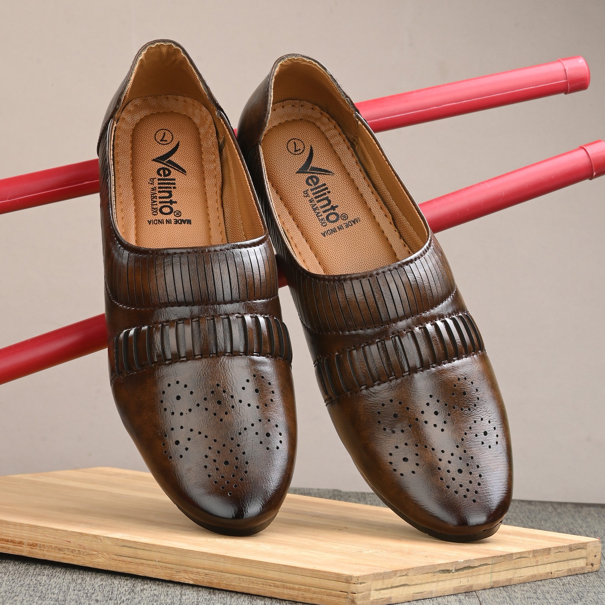 Vellinto CROWN Cool Traditional Jutis For Men Mojaris For Men Nagra For Men Casuals For Men