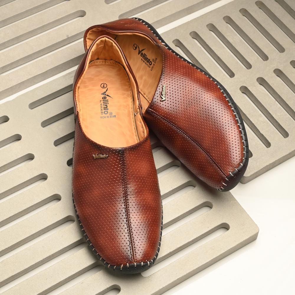 Vellinto MEWAR Cool Rajasthani Jutis for Men Mojaris for Men Nagra for Men Beige