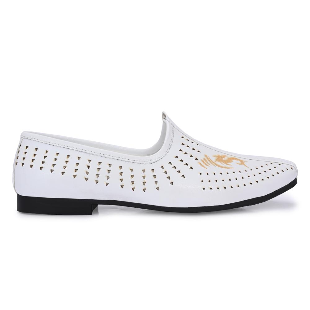 Vellinto VINTAGE Cool Rajasthani Jutis For Men Mojaris For Men Nagra For Men