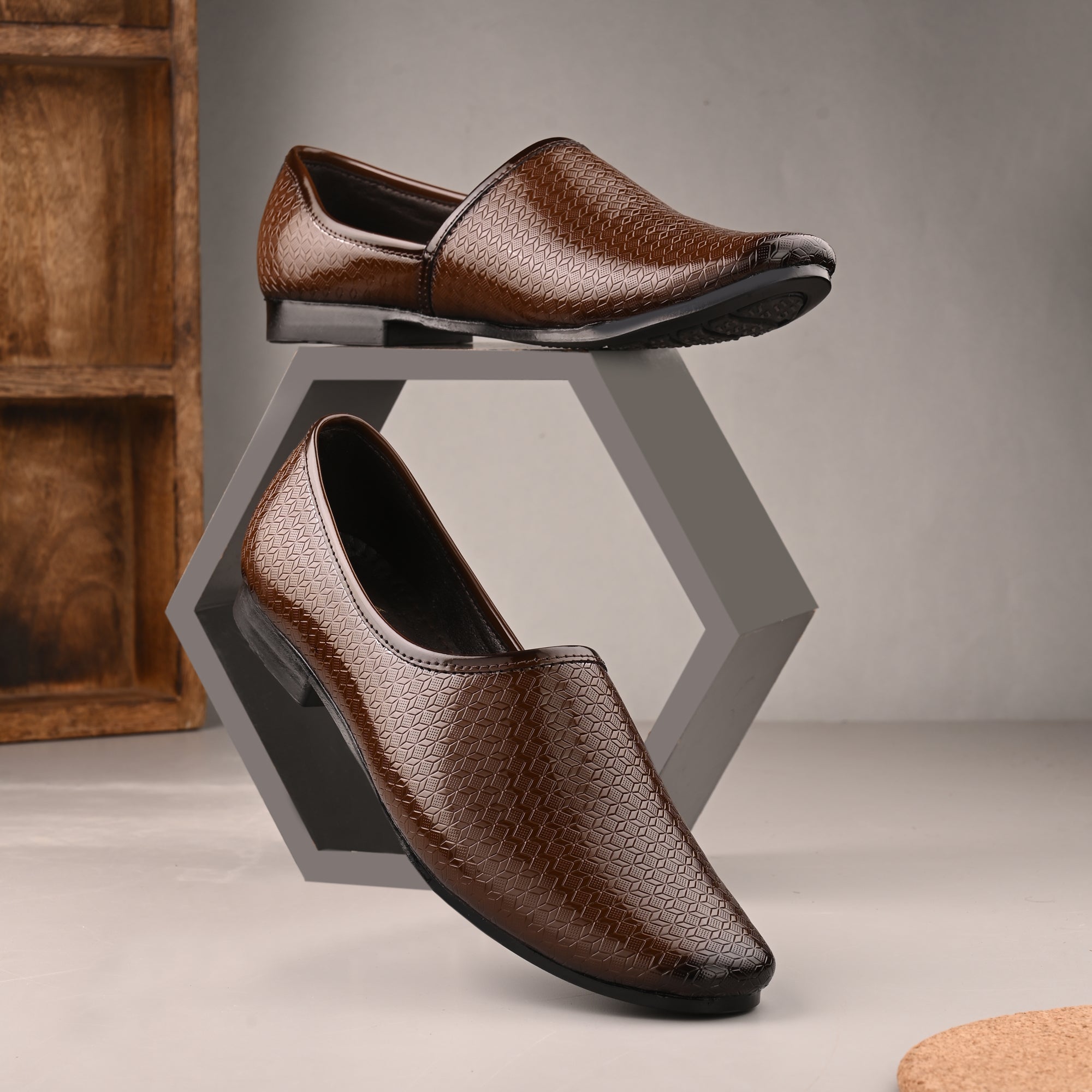 Vellinto VELOS Ethnic Patent Shoes For Men ll Naagra/Juttis/ Mojaris