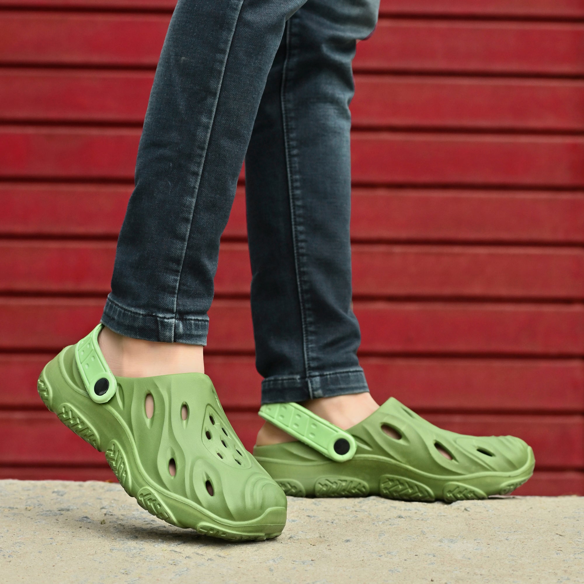Vellinto WAVERIDE Men's EVA Clogs Sandal ll Daily-Use Waterproof Clogs For Men