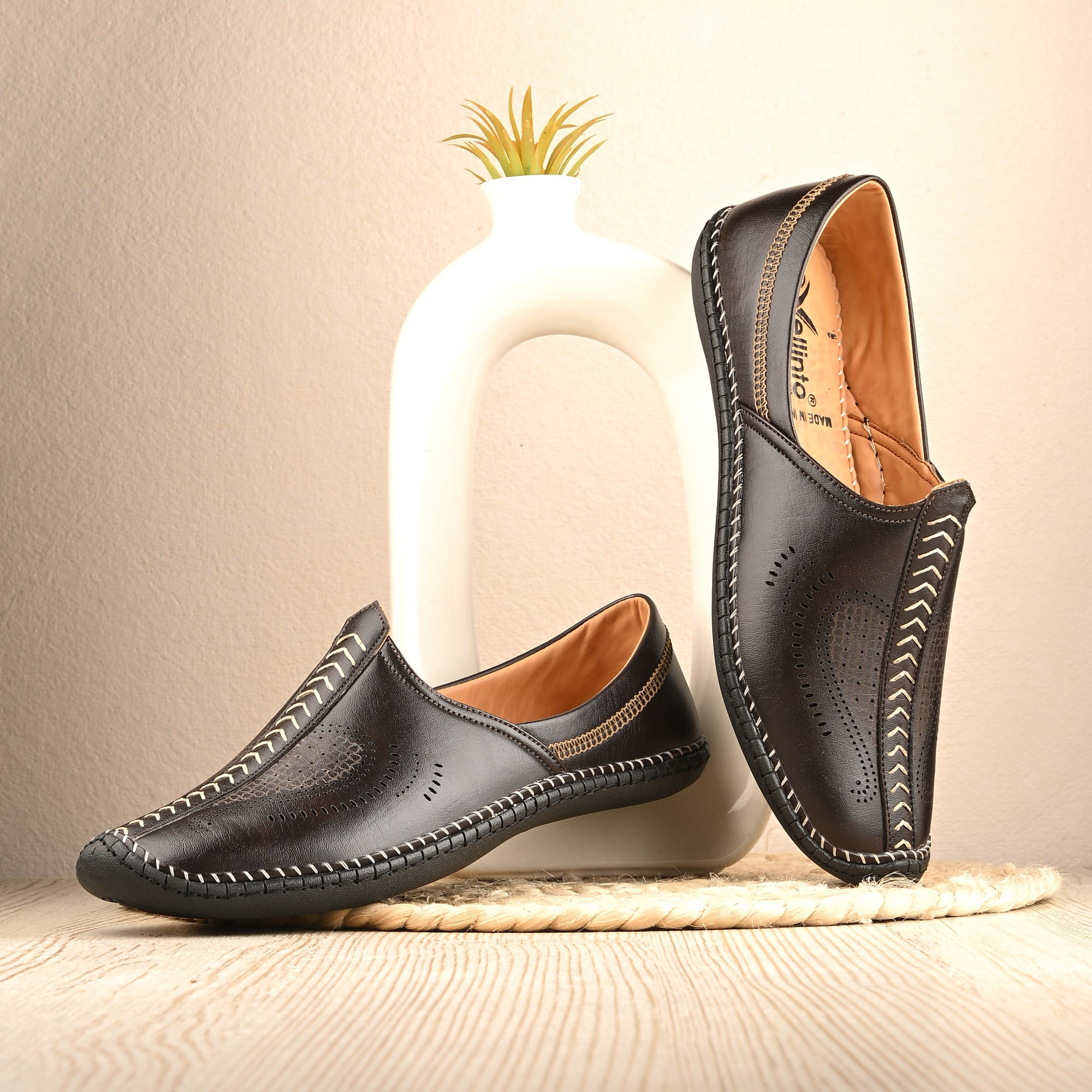 Vellinto SAHARA Cool Rjasthani Ethnic Juttis For Men ll Mojaris For Men