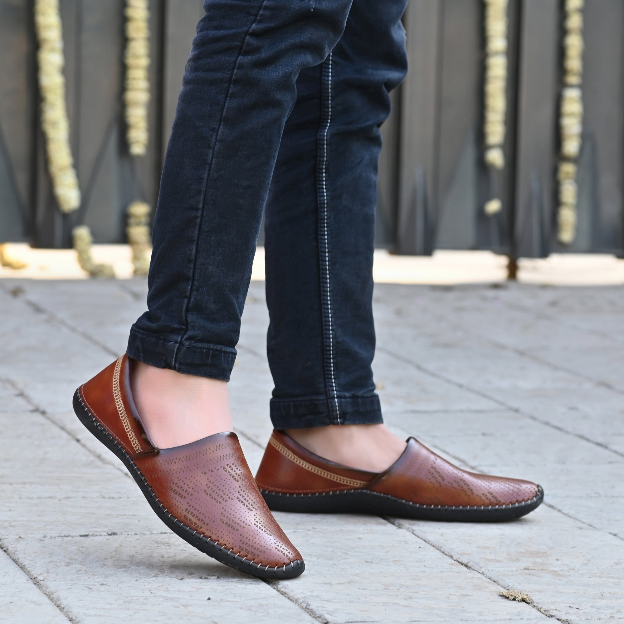 Vellitno OSIAN Cool Rajasthani Jutis For Men Mojaris For Men Nagra For Men Party Wear For Men