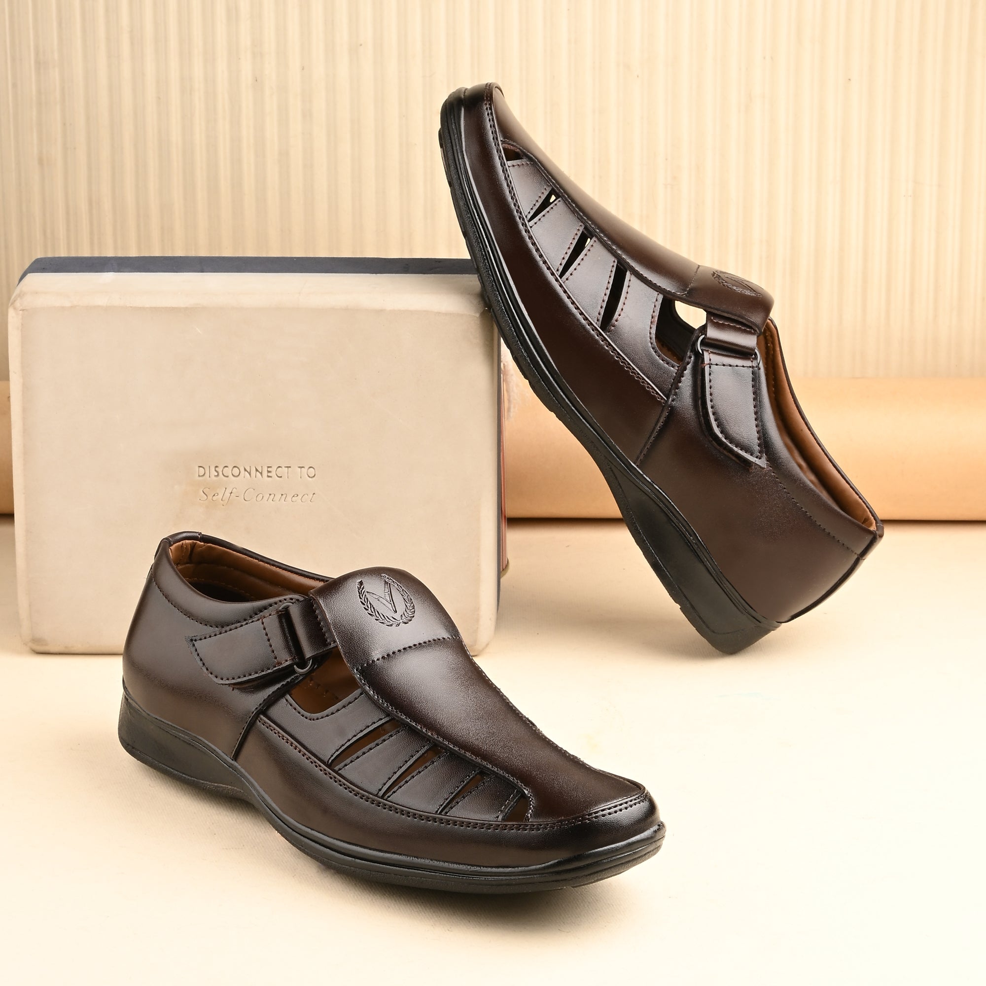 Vellinto  Men Sandal