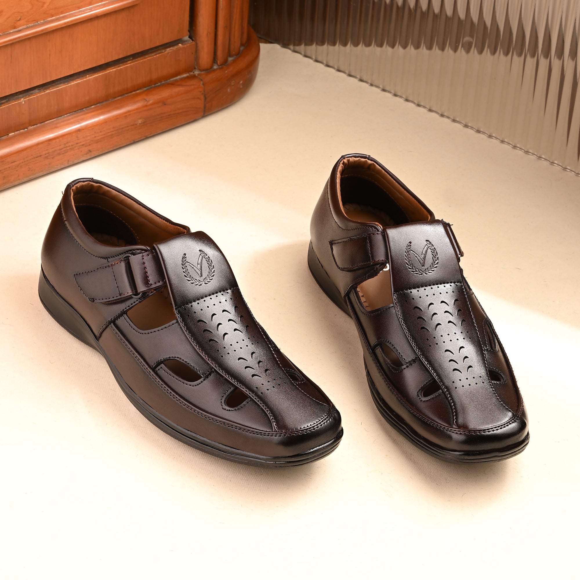 Vellinto  Men Sandal