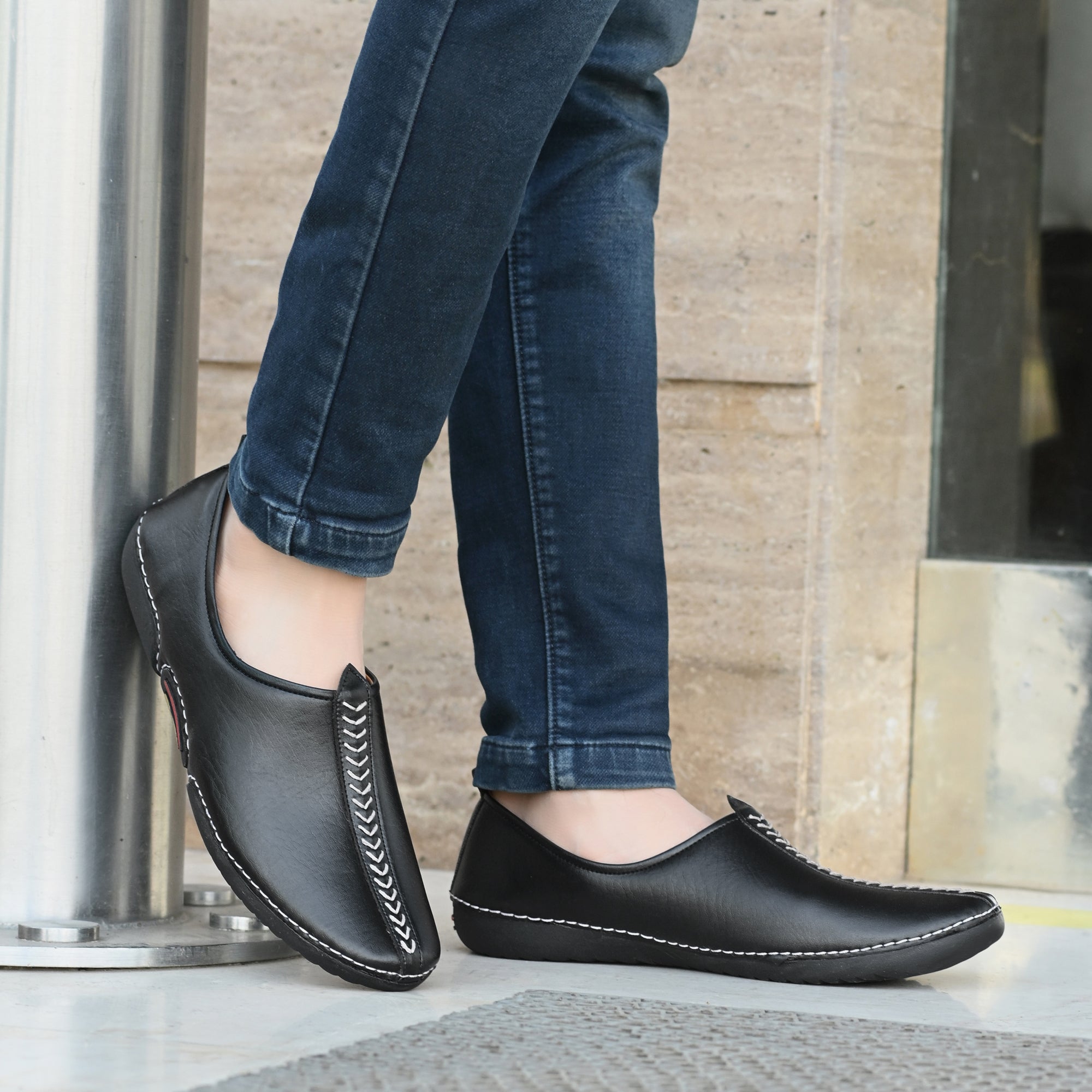 Vellinto Cool Vellinto VEERANG Rajasthani Jutis/ Mojaris/ Nagra For Men Corporate Casuals For Men