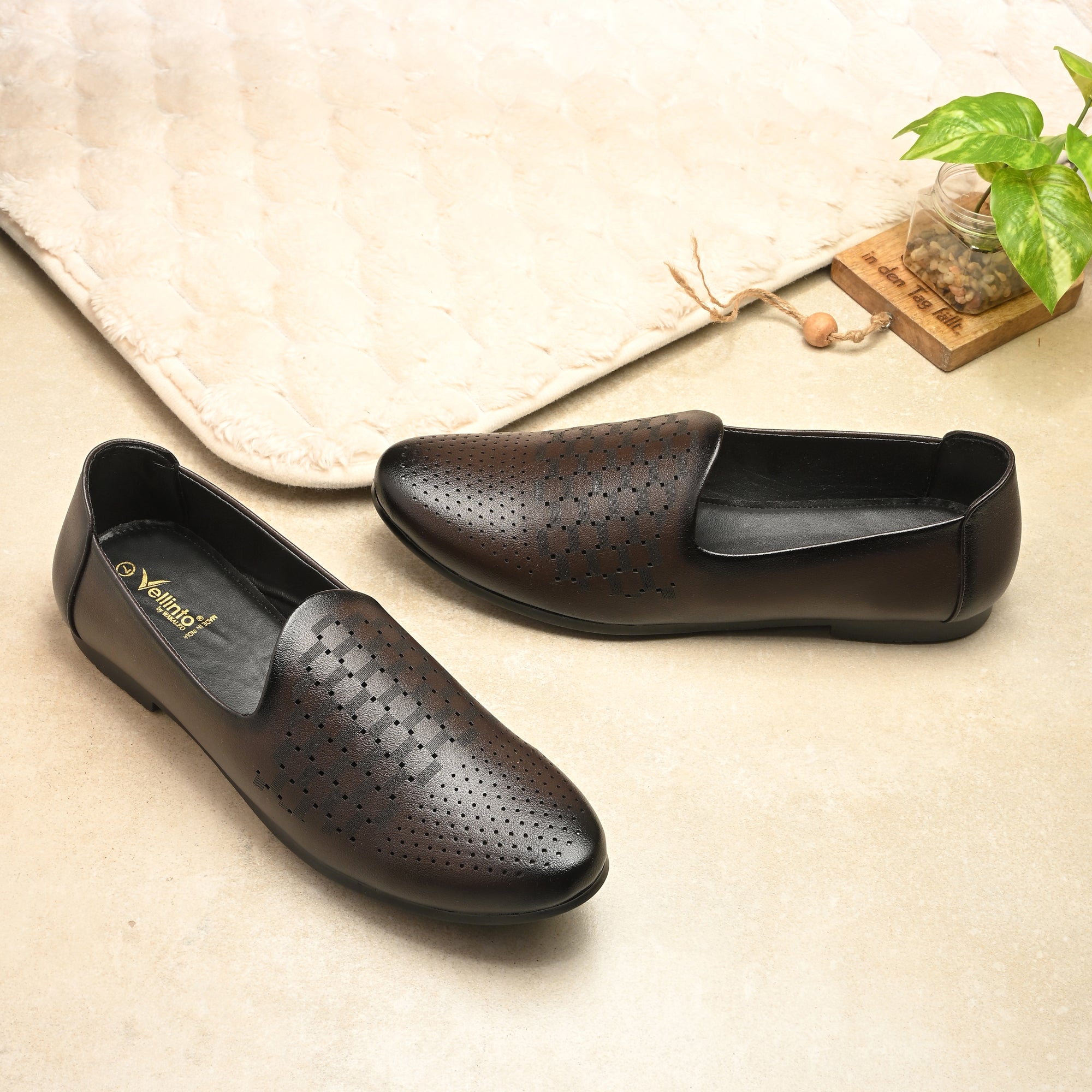 Cool MEWAR Rajasthani Jutis For Men Mojaris For Men Nagra For Men